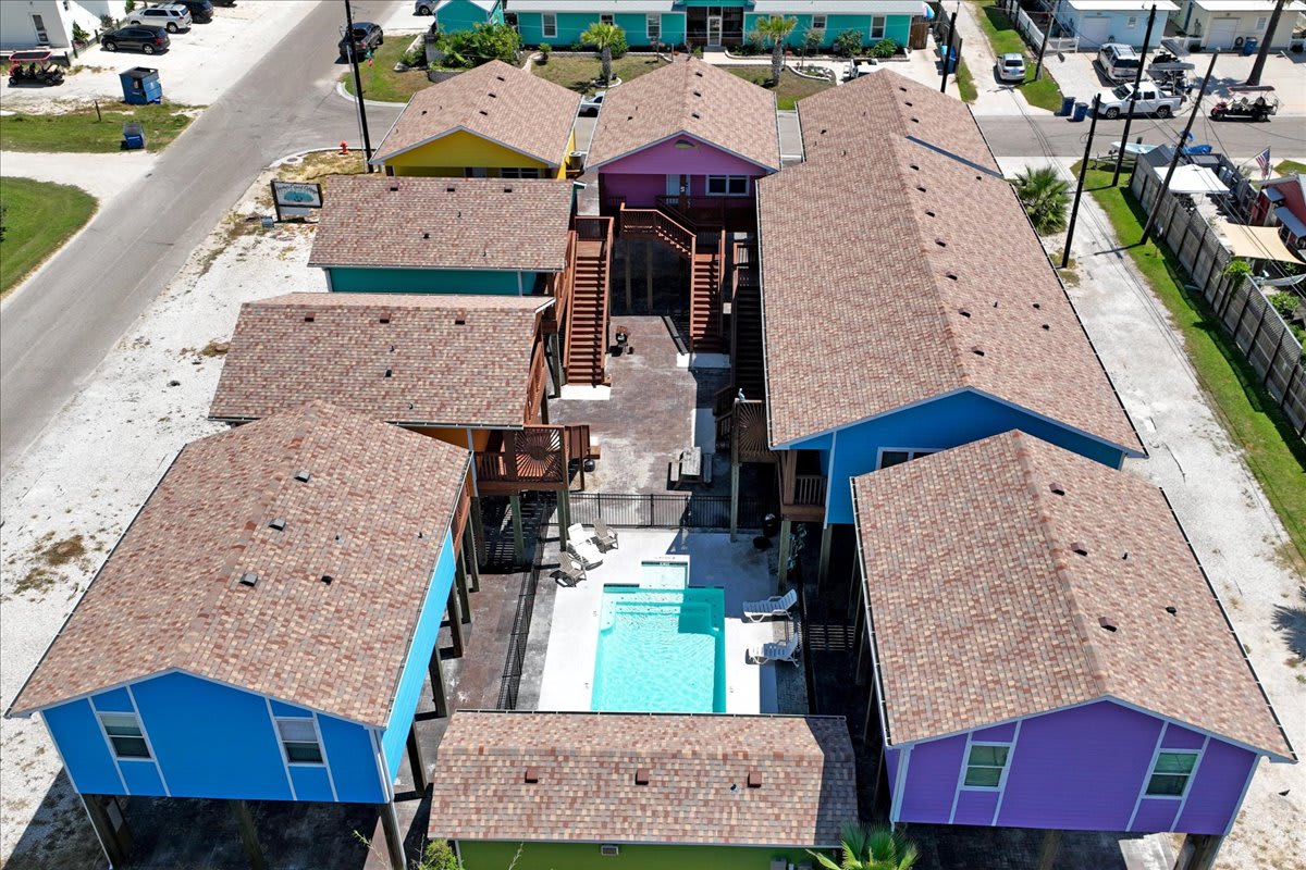 Purple Tang Cottage (Anchor Courts #9)