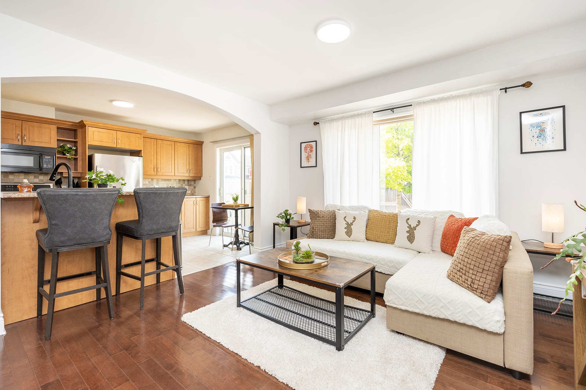 Modern 4BR Home with Sunny Patio