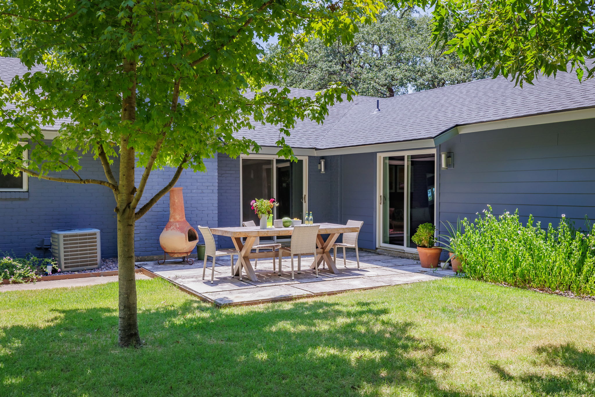 Free Parking, North Austin | 5 Pillars - Portoro