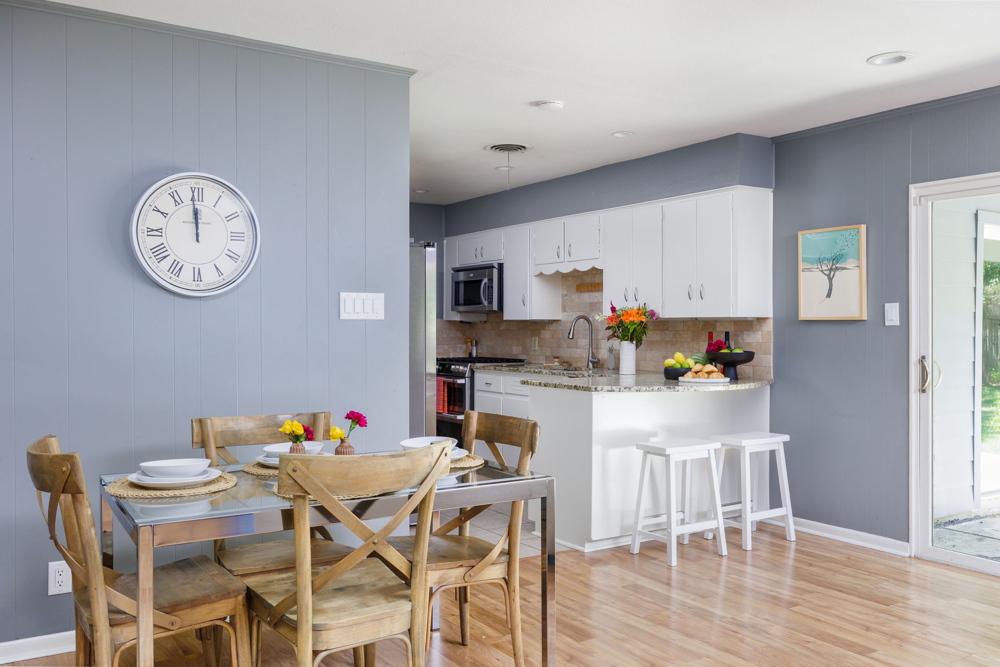 Free Parking, North Austin | 5 Pillars - Portoro