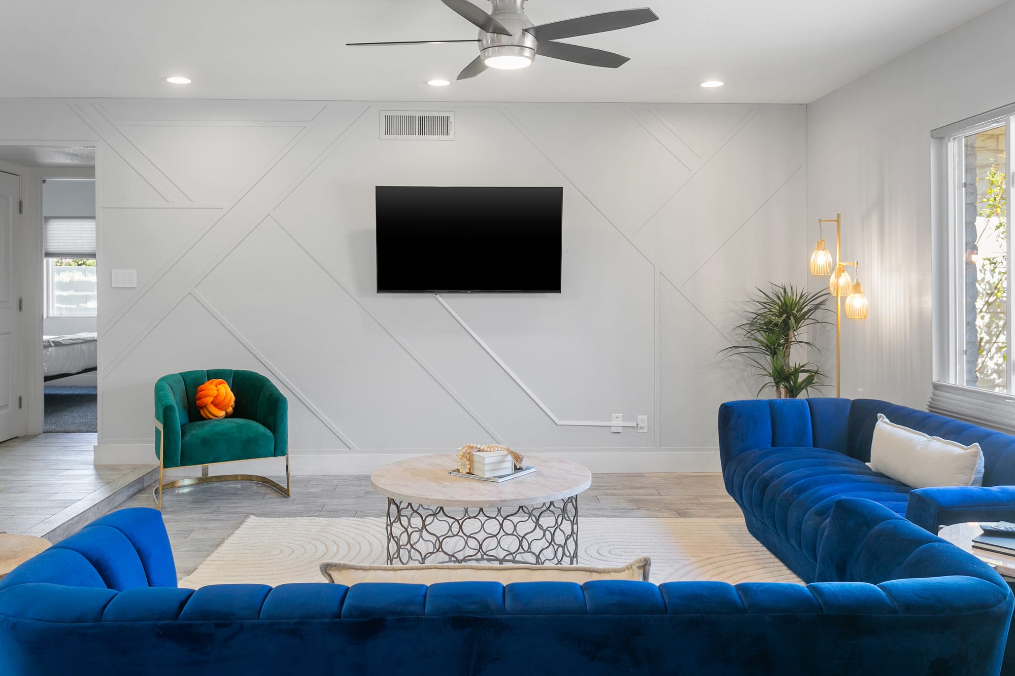 Huge living room with 50" Smart TV