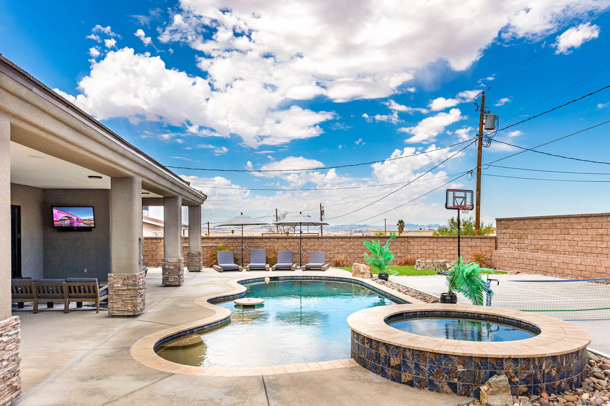 Luxury Oasis: Heated Pool, Pickleball & More! - Picture 1