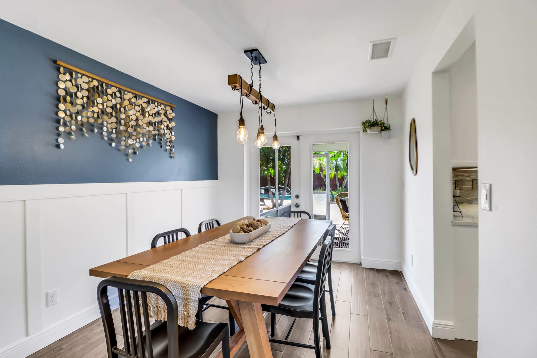 Dining room table for 6 people