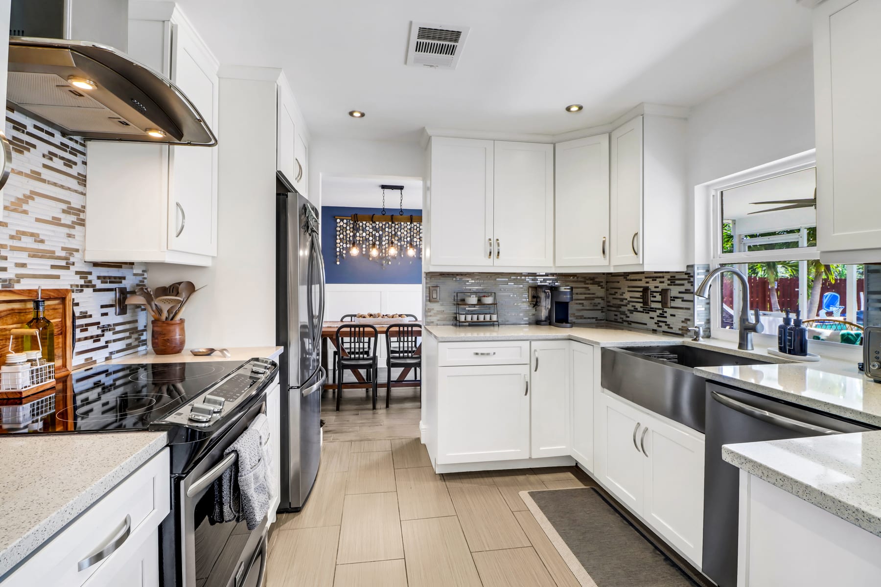 Fully stocked kitchen with Keurig, blender, and more!