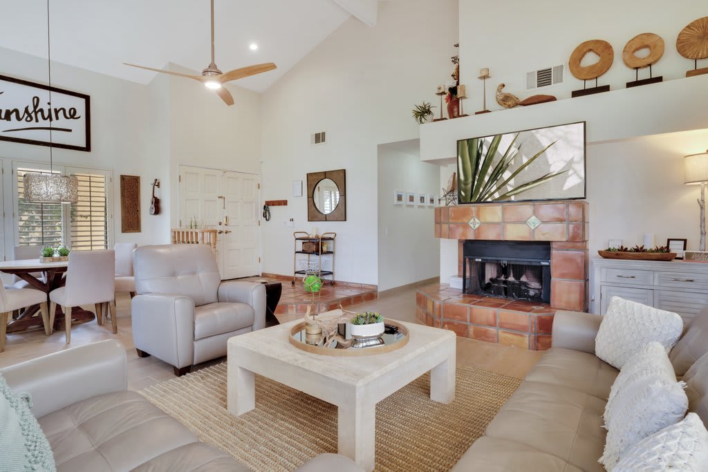 Contemporary Remodeled Villa near LQ Resort - Photo 2