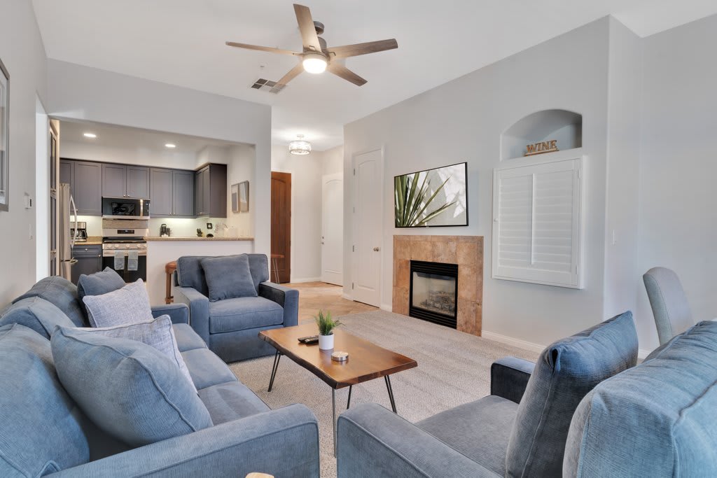 Newly Remodeled 2BR Desert Getaway - Photo 4