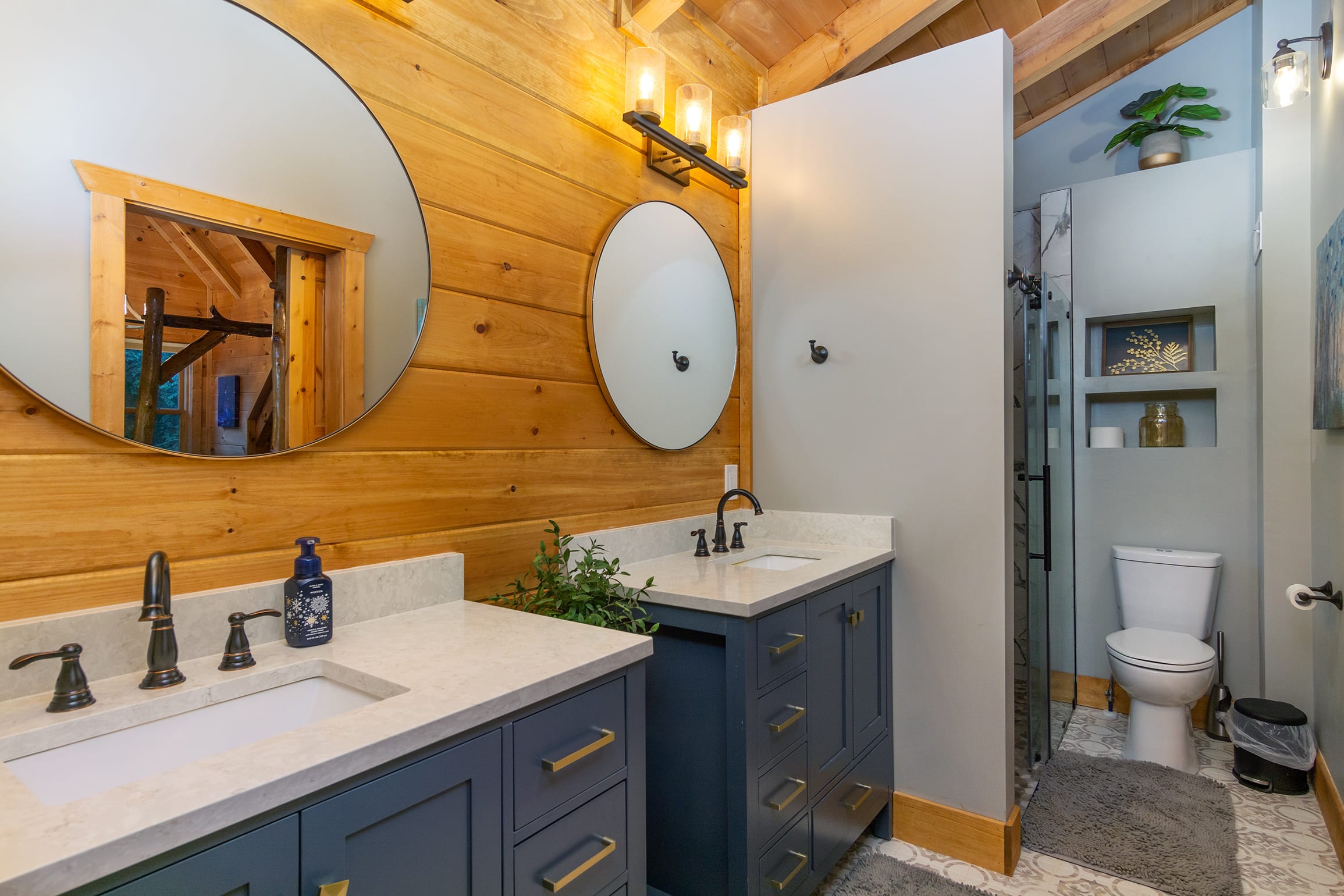 Full Bathroom!