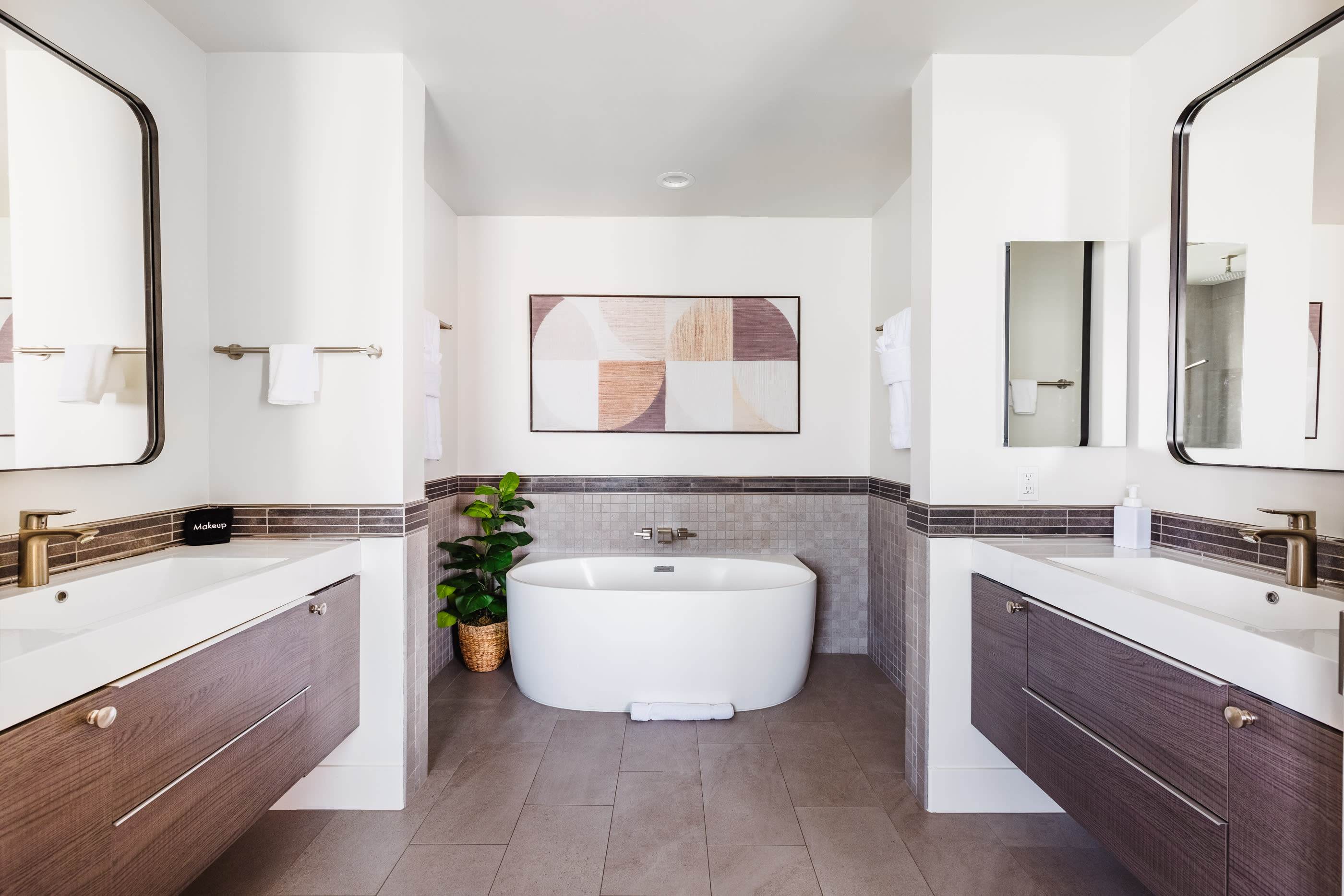 Dreamy Stand Alone Tub!