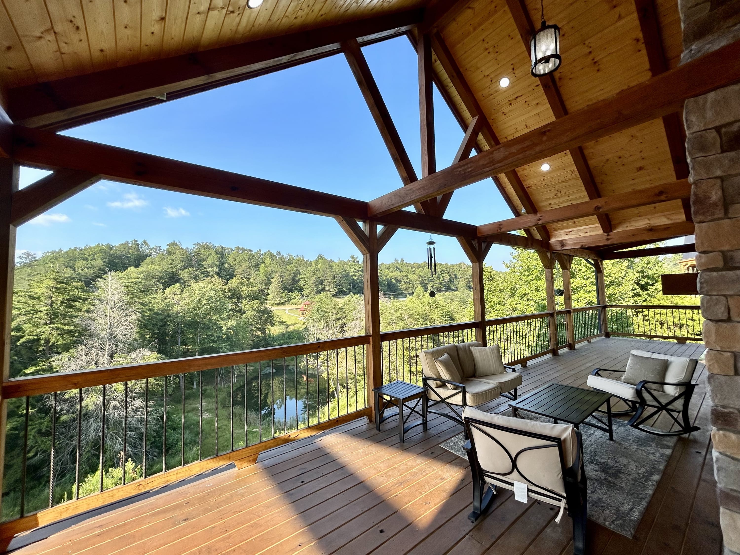 Southern Smoke | Scenic Decks | Hot Tub | Wi-Fi — Rogers, KY — vacation rental