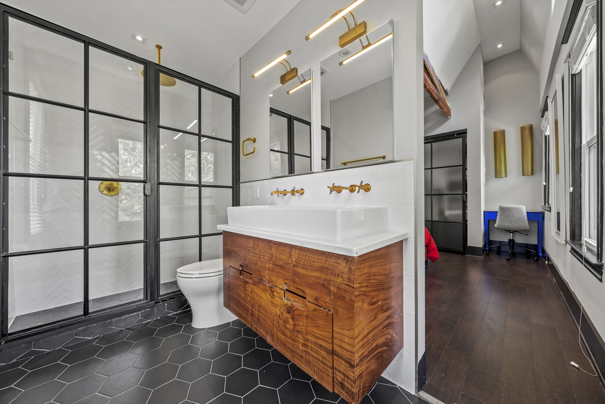 DC Luxury Townhouse: Rooftop, 5BR, Groups/Getaways