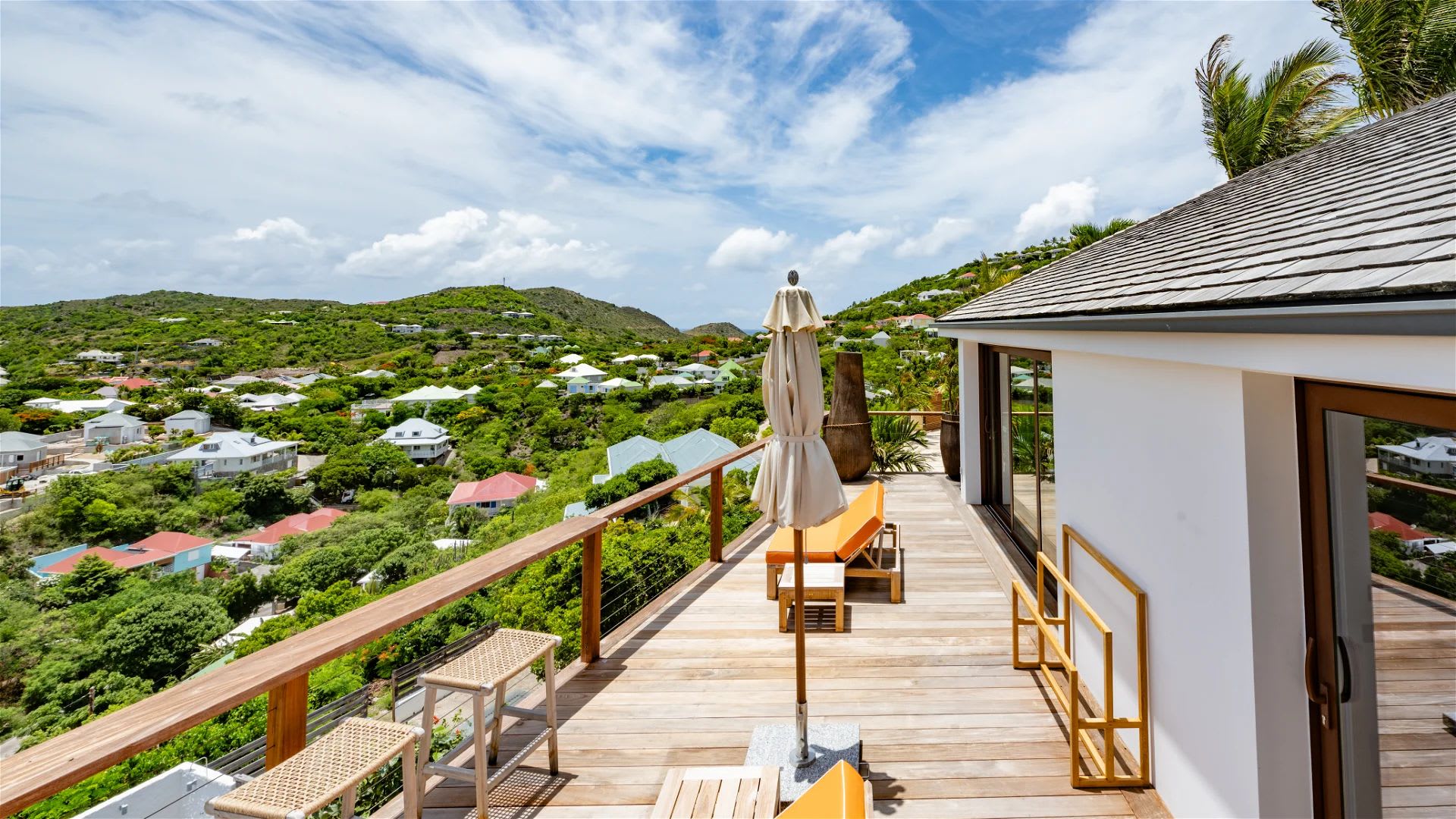 Superb 2 Bedroom With Ocean View | Photo 9