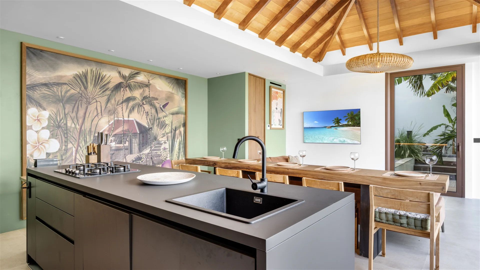 Superb 2 Bedroom With Ocean View | Photo 16