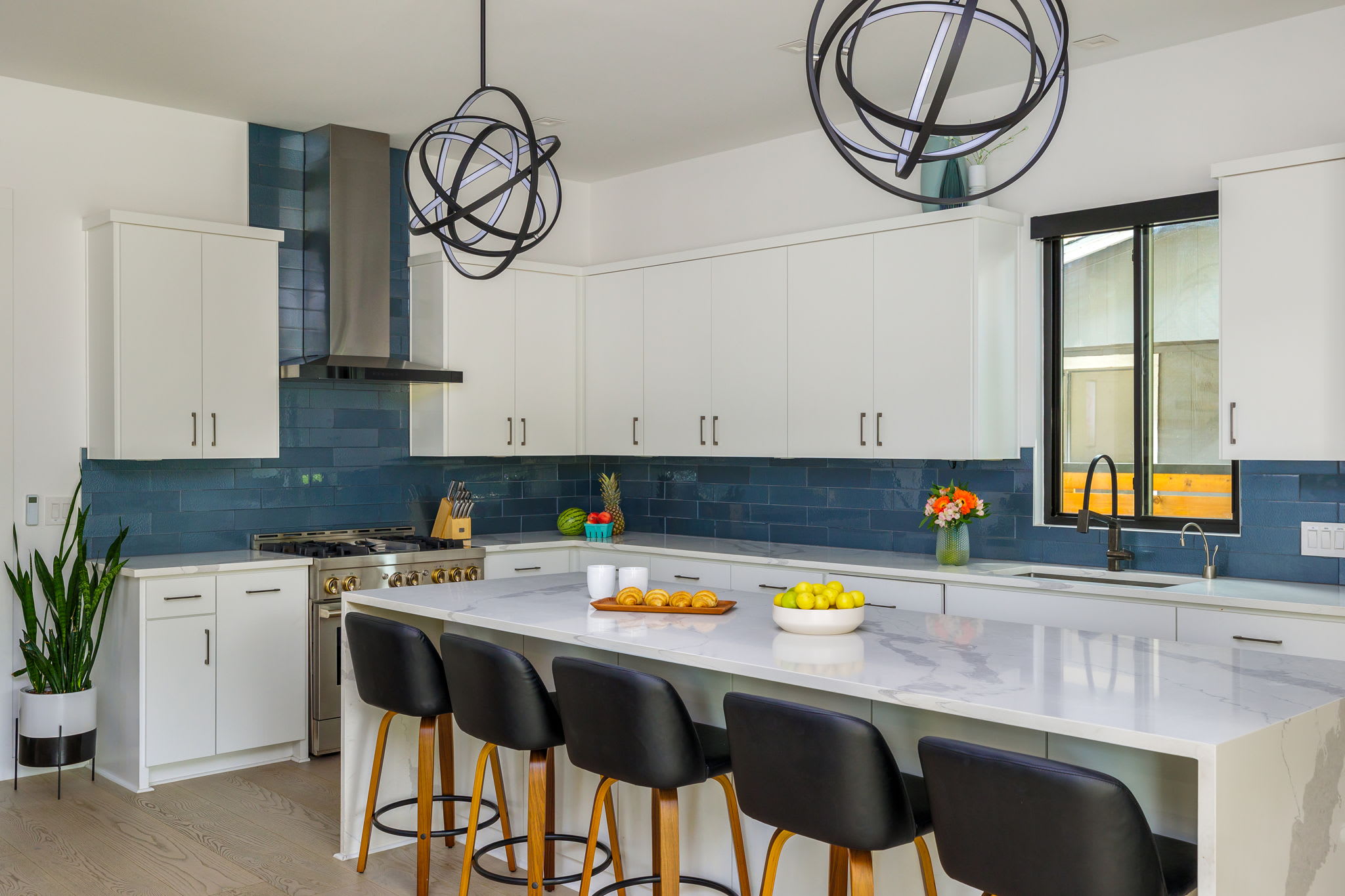 Walk to Town Lake & Rainey | Zenith - Portoro