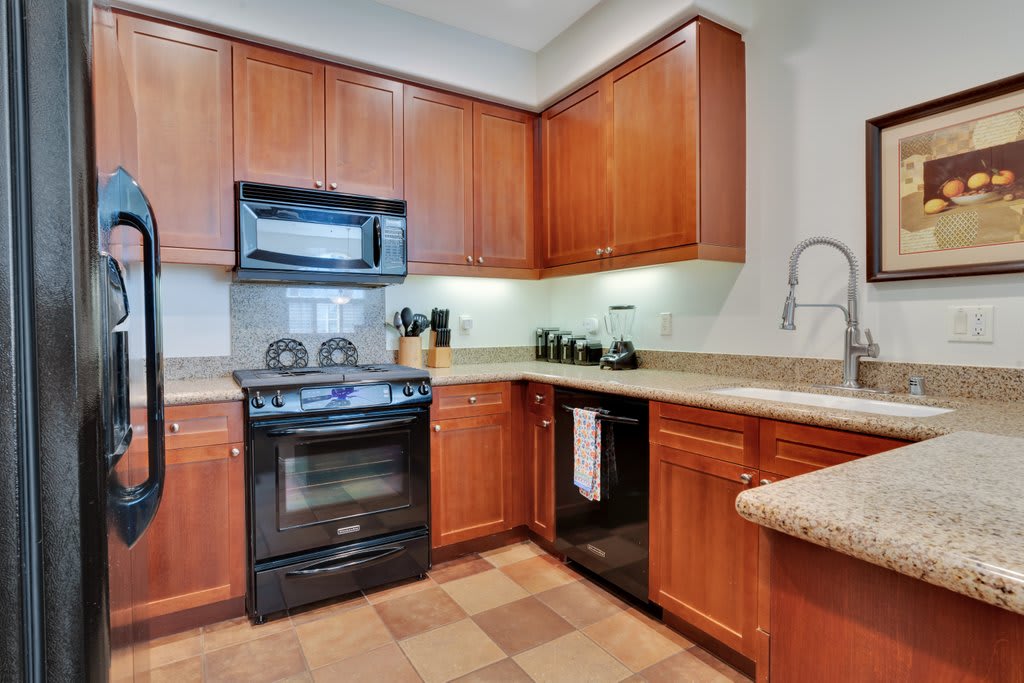 Tranquil Ground Floor Villa in Heart of La Quinta - Photo 2