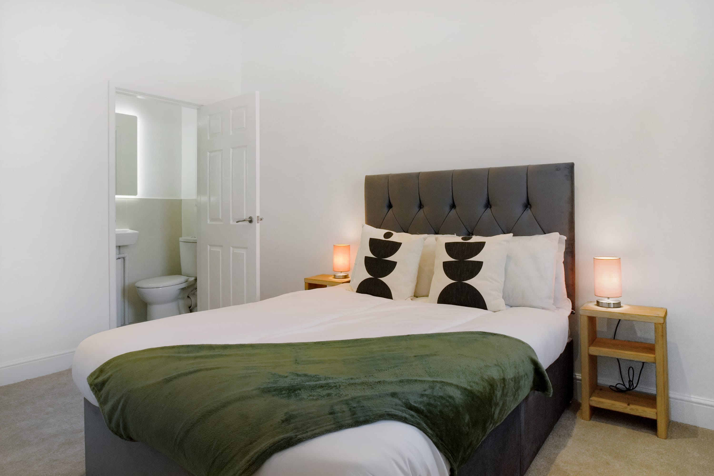 Charming 2-Bedroom Retreat in Langley Park.