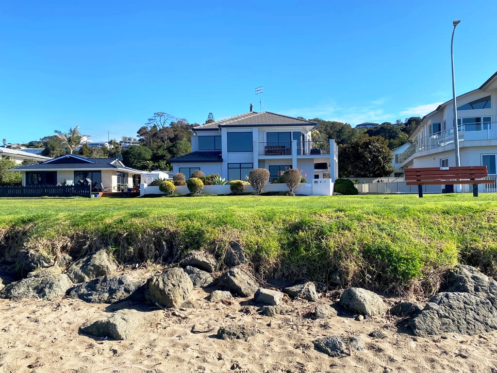 Beachfront Arkles Bay