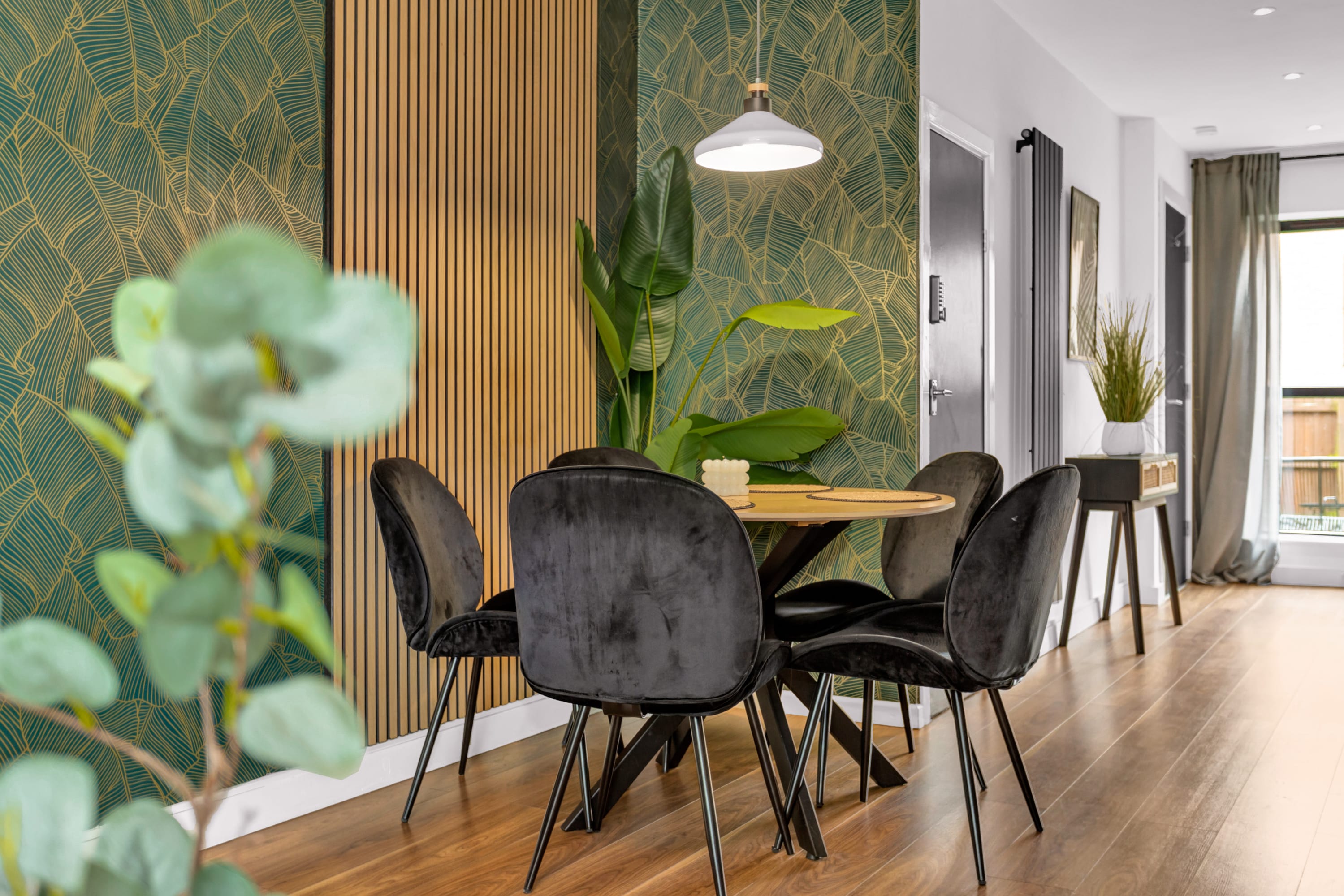 Salford Quays Luxury Safari Retreat – Free Parking in Cooke Place 21 M5 3LJ - Property image 23 - VivreStays