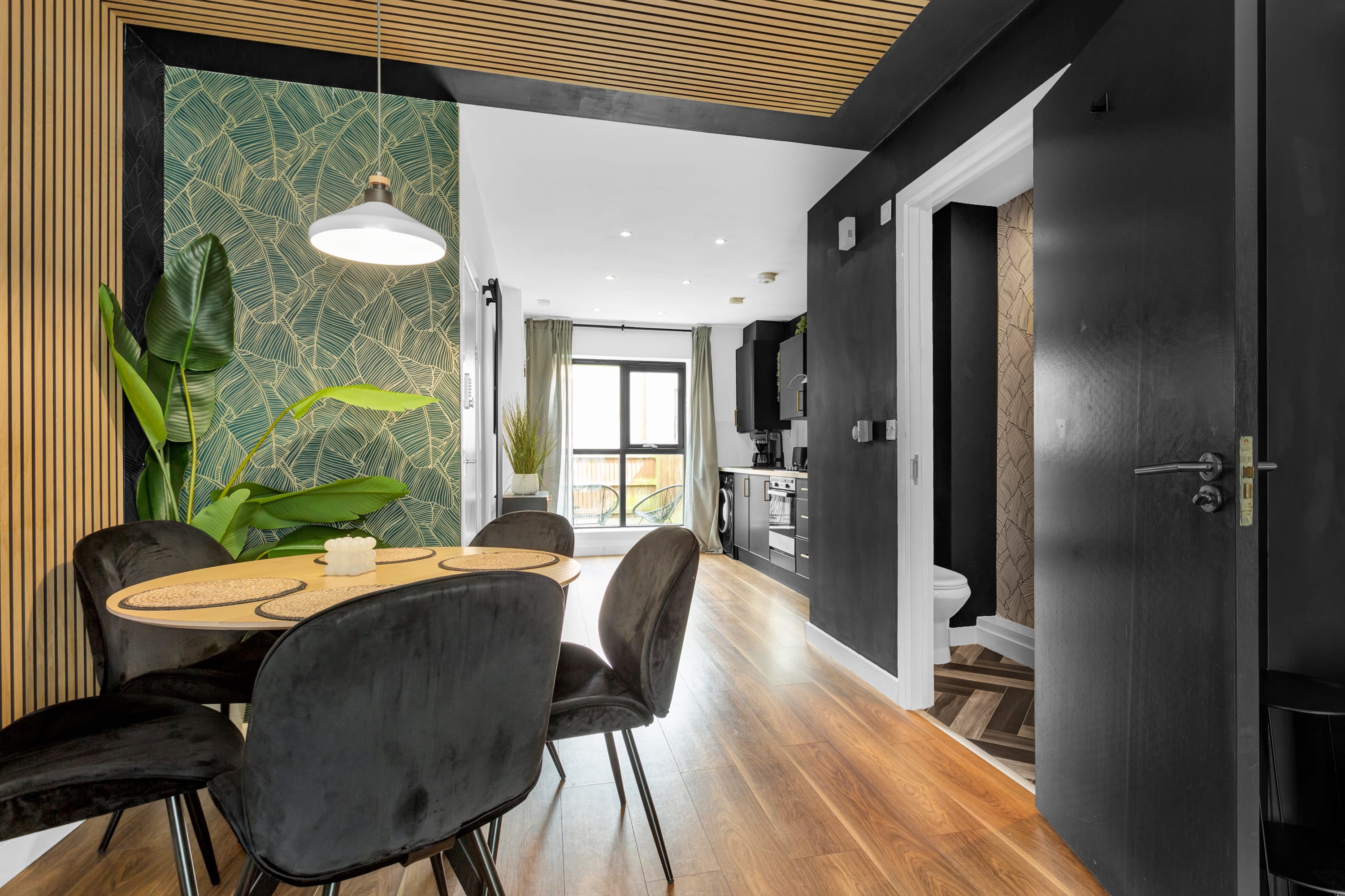 Salford Quays Luxury Safari Retreat – Free Parking in Cooke Place 21 M5 3LJ - Property image 34 - VivreStays