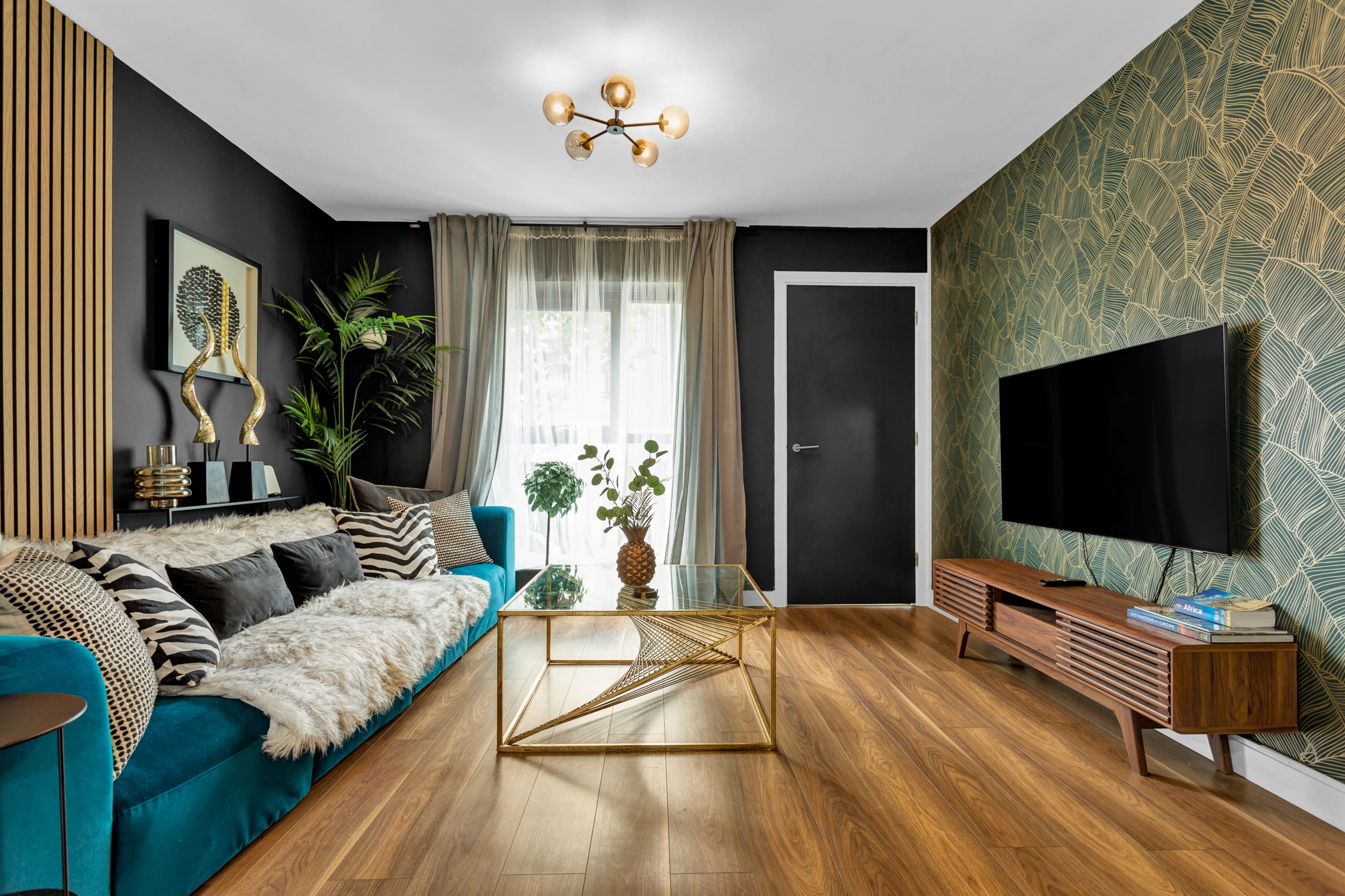 Salford Quays Luxury Safari Retreat – Free Parking in Cooke Place 21 M5 3LJ - Property image 26 - VivreStays