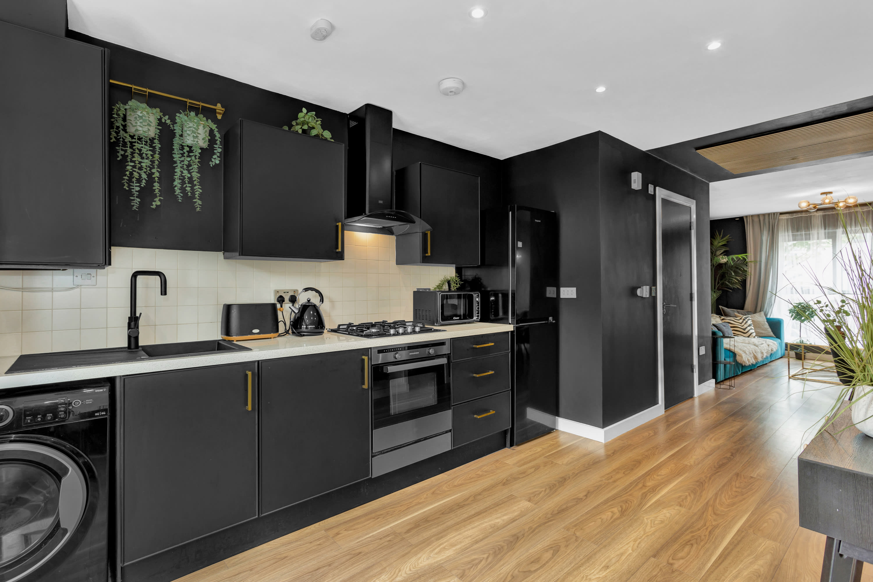 Salford Quays Luxury Safari Retreat – Free Parking in Cooke Place 21 M5 3LJ - Property image 22 - VivreStays