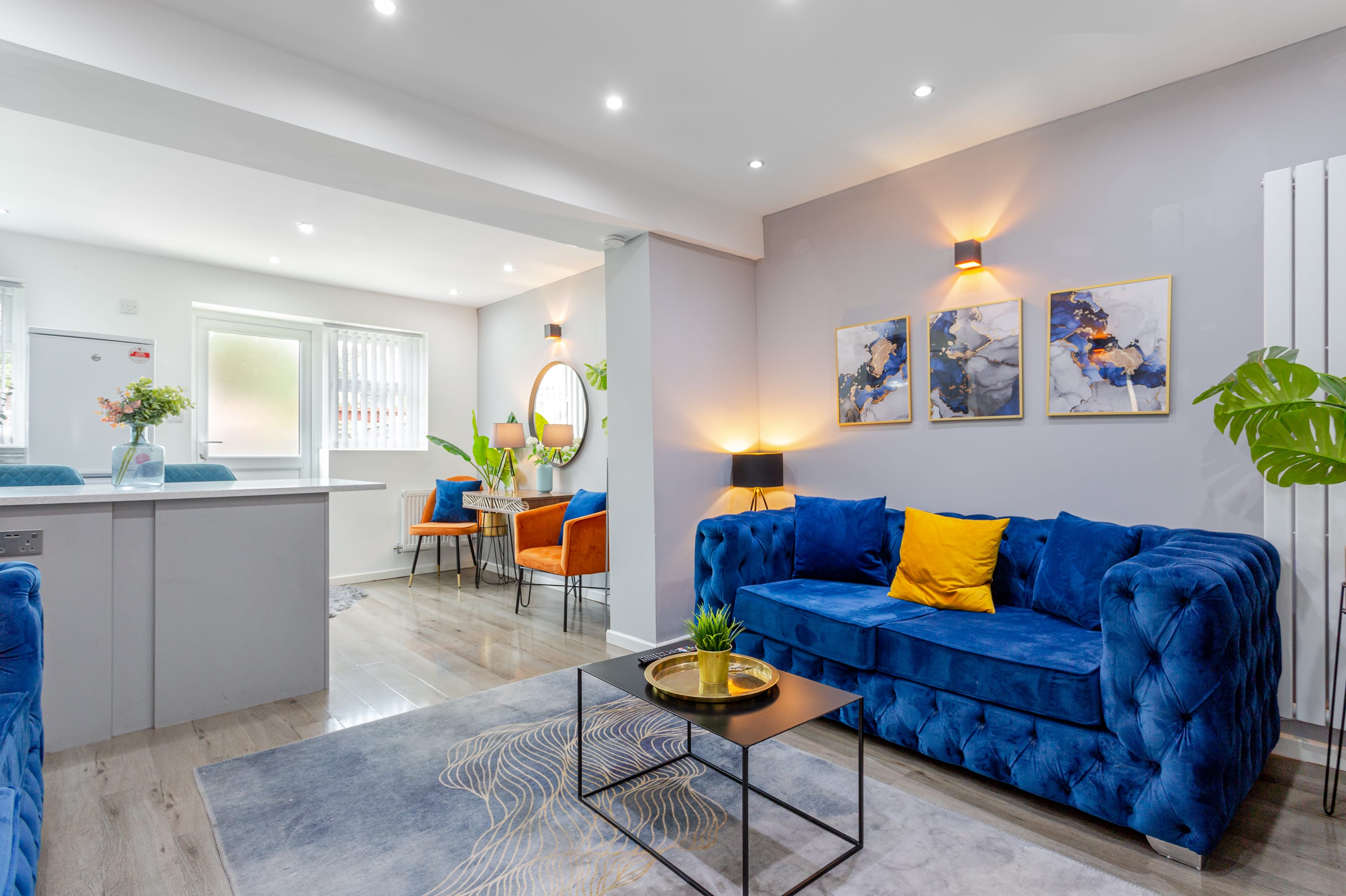 Family Haven 5 min to City Centre + 2 free parking serviced apartment - Manchester - VivreStays