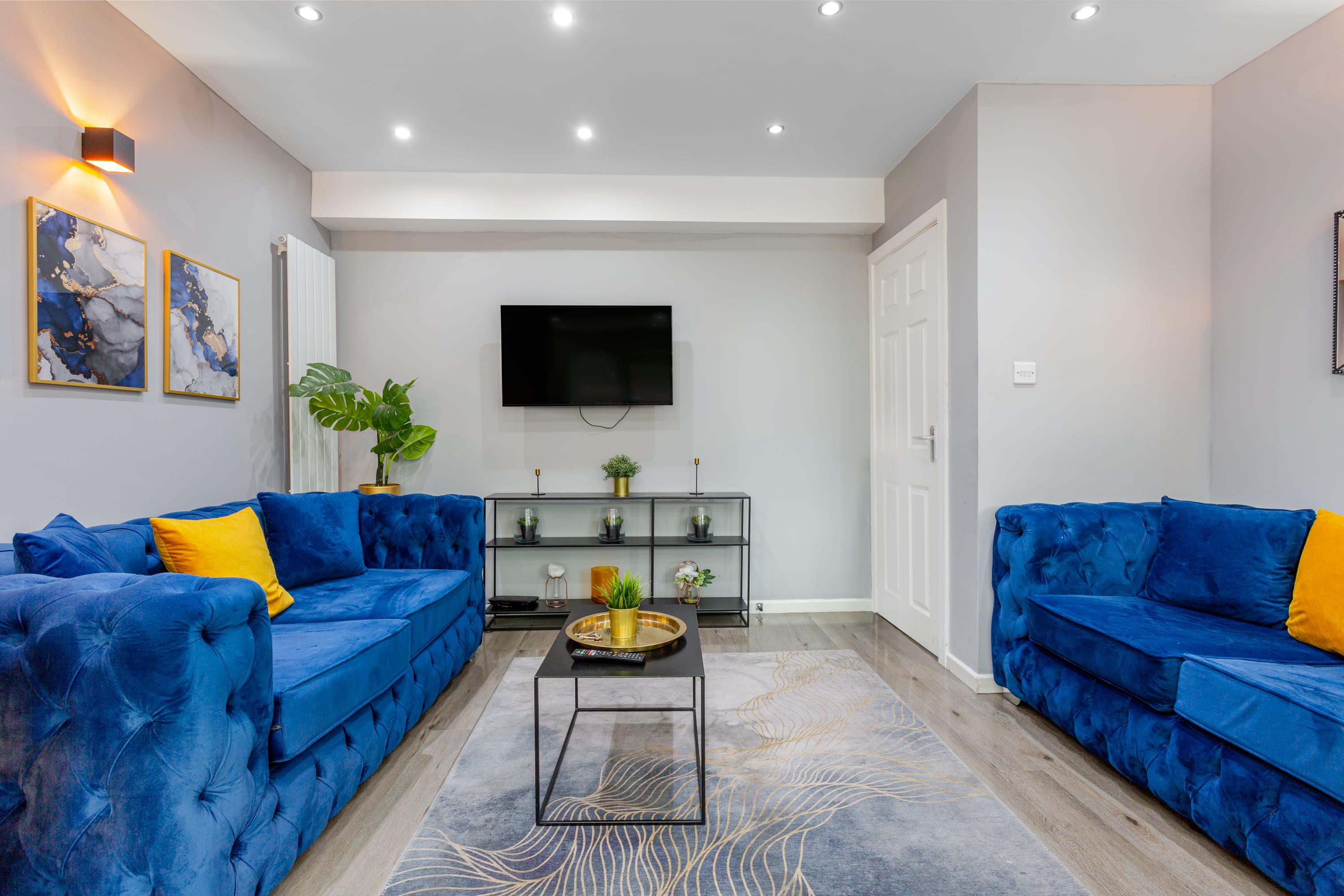Family Haven 5 min to City Centre + 2 free parking in 42 Hacking Street M7 4YD - Property image 21 - VivreStays