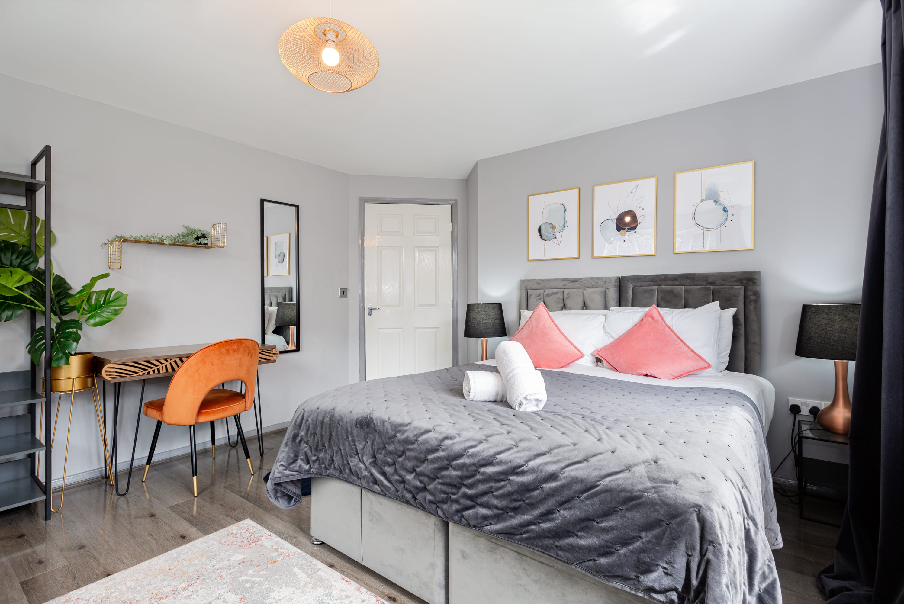 View 2-Bed Flat | Trafford Centre | Sleeps 5 | Parking in White Star Court M44 6QN 2-Bed Flat | Trafford Centre | Sleeps 5 | Parking in White Star Court M44 6QN - Property image 2 - VivreStays