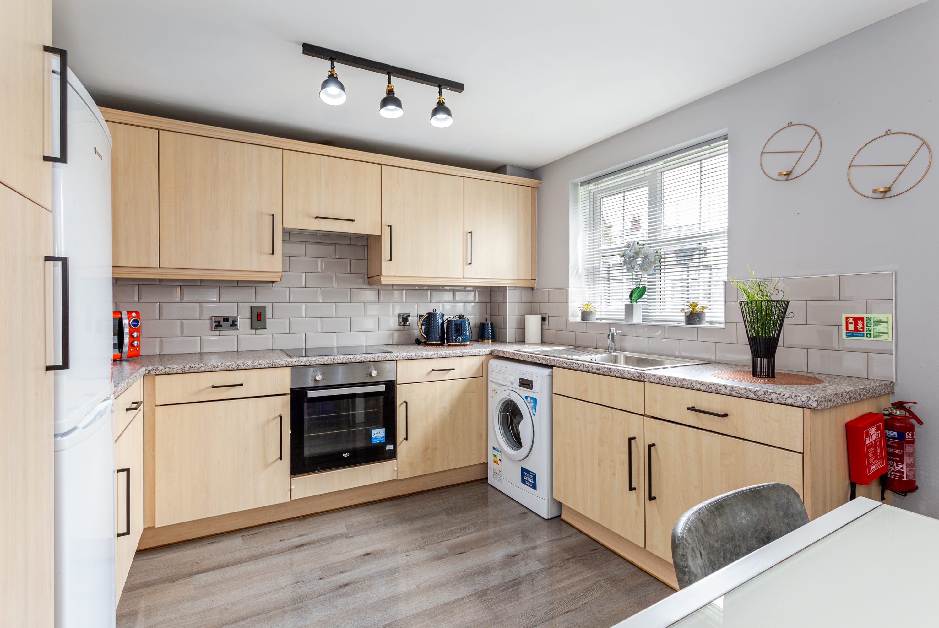 View 2-Bed Flat | Trafford Centre | Sleeps 5 | Parking in White Star Court M44 6QN 2-Bed Flat | Trafford Centre | Sleeps 5 | Parking in White Star Court M44 6QN - Property image 5 - VivreStays