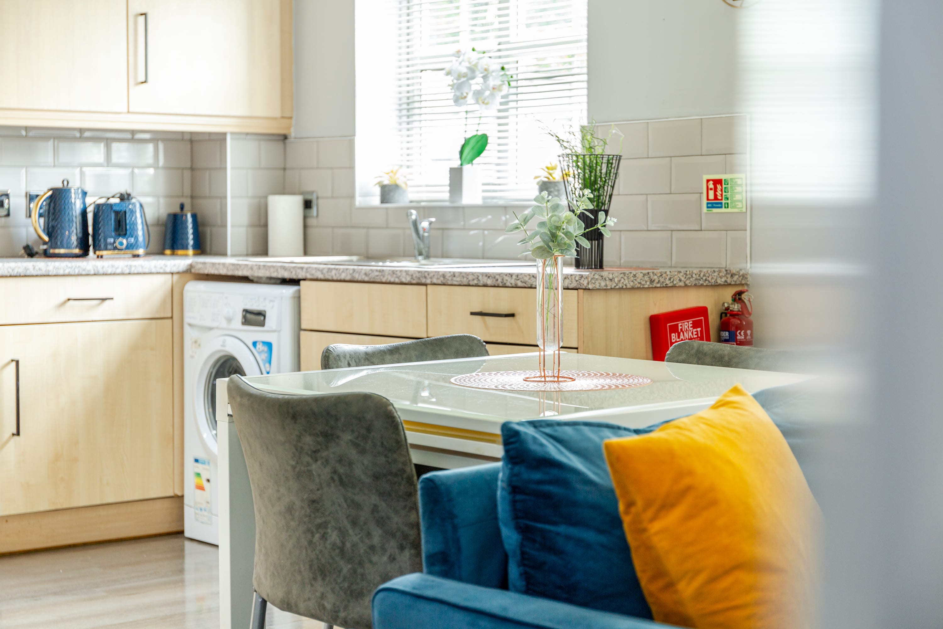 View 2-Bed Flat | Trafford Centre | Sleeps 5 | Parking in White Star Court M44 6QN 2-Bed Flat | Trafford Centre | Sleeps 5 | Parking in White Star Court M44 6QN - Property image 10 - VivreStays