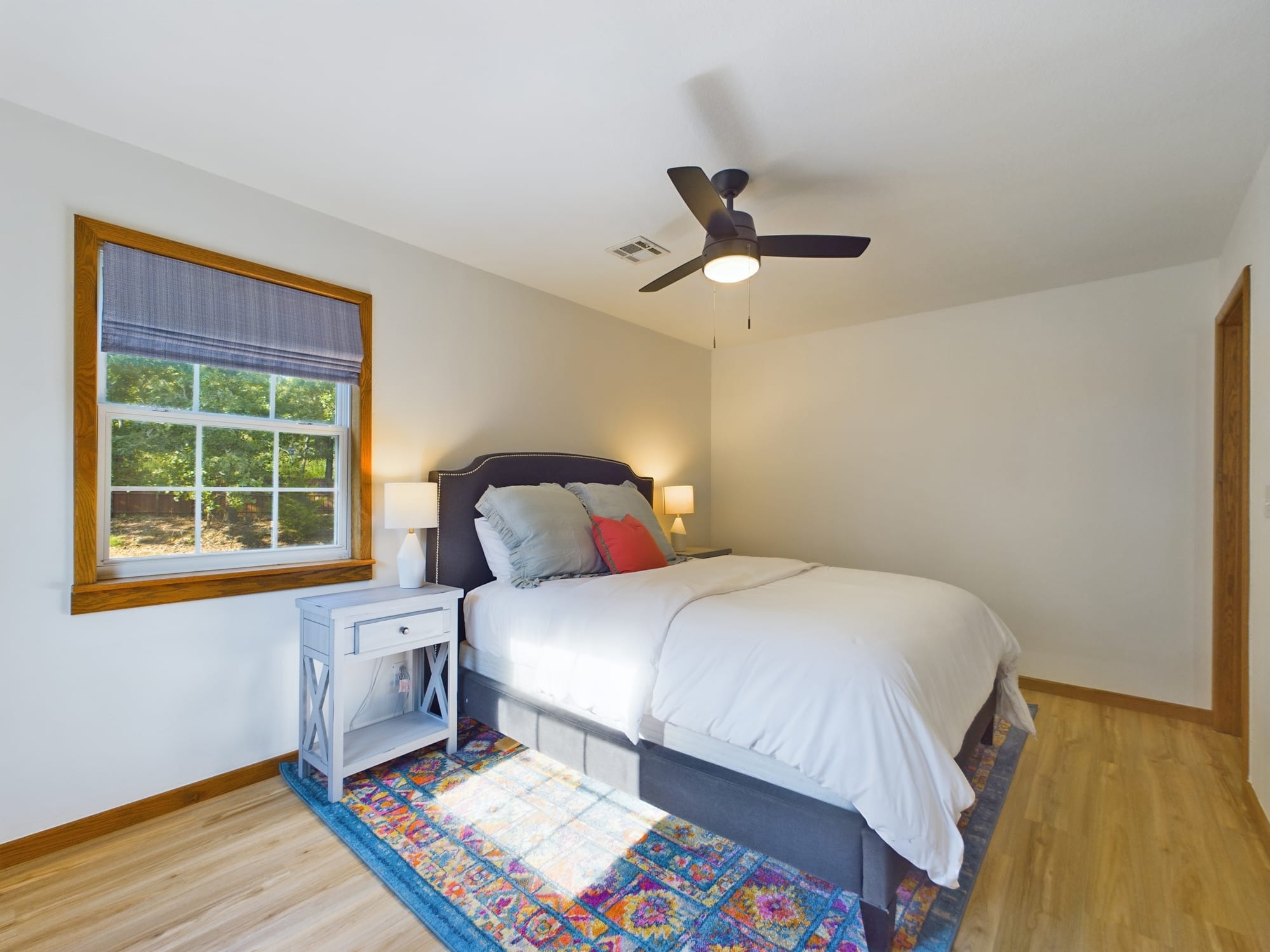 Upstairs, single queen bedroom