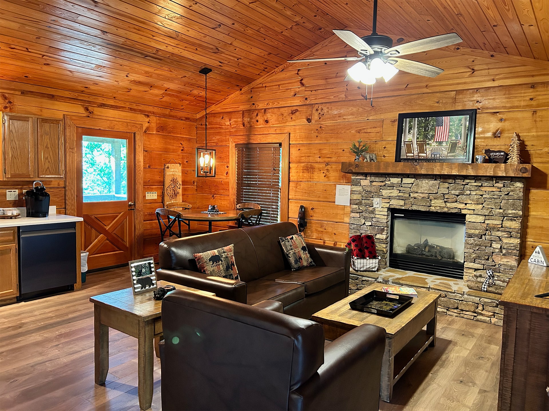 Best Location In Town! This Place Will Beat Your Expectations! — Pigeon Forge, TN — vacation rental