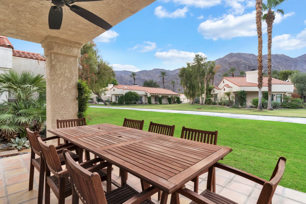 Captivating LQ Villa with Modern Upgrades - Photo 4