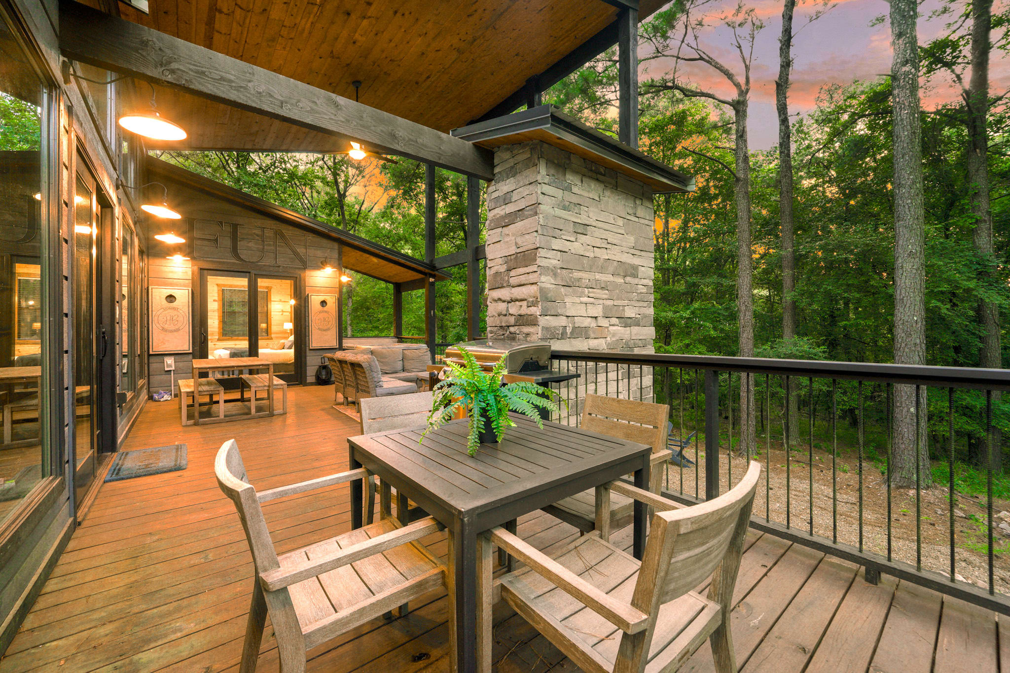 New! Modern Farmhouse w/ Jacuzzi, BBQ, Arcade! 