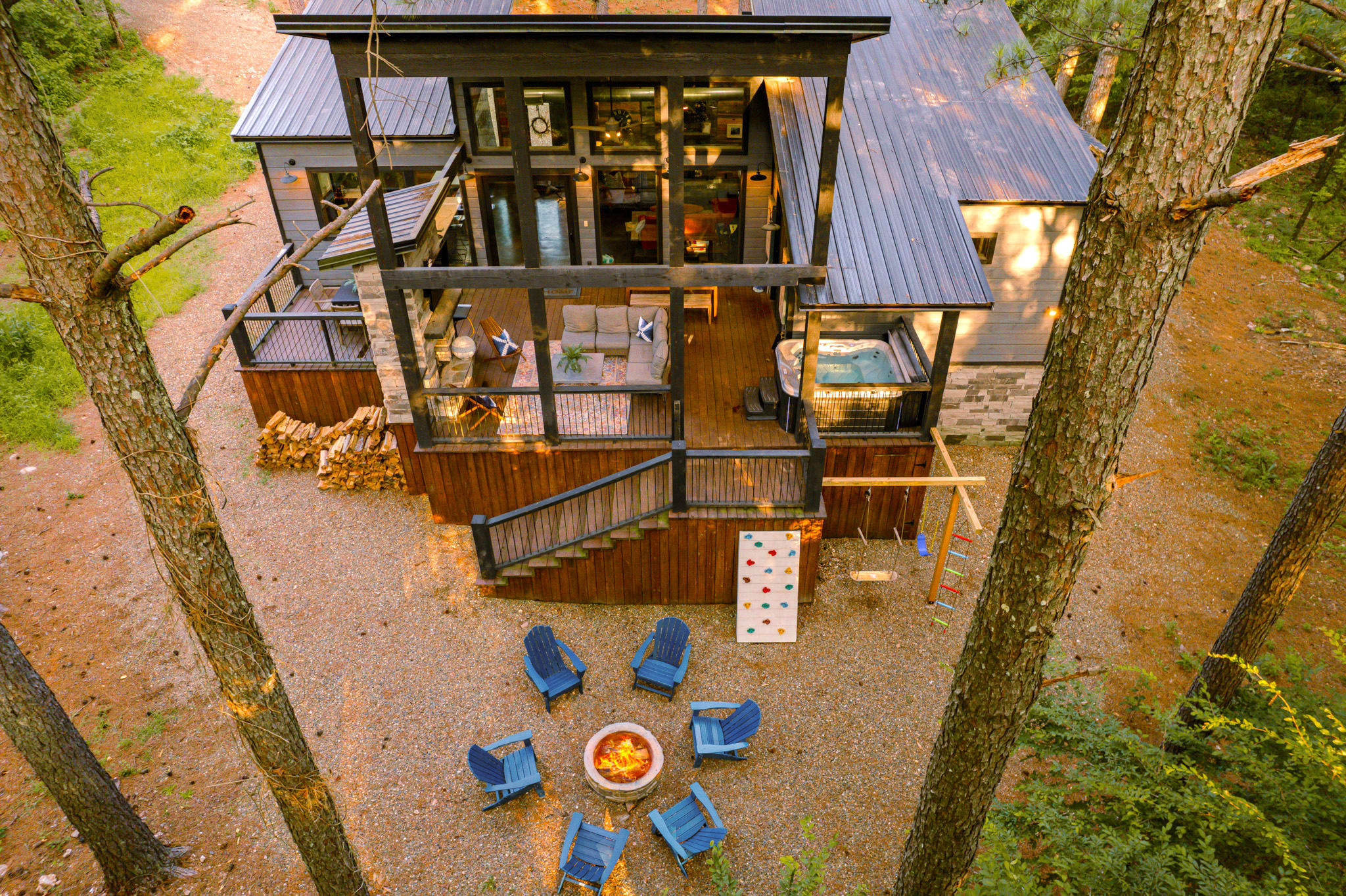 New! Modern Farmhouse w/ Jacuzzi, BBQ, Arcade! 