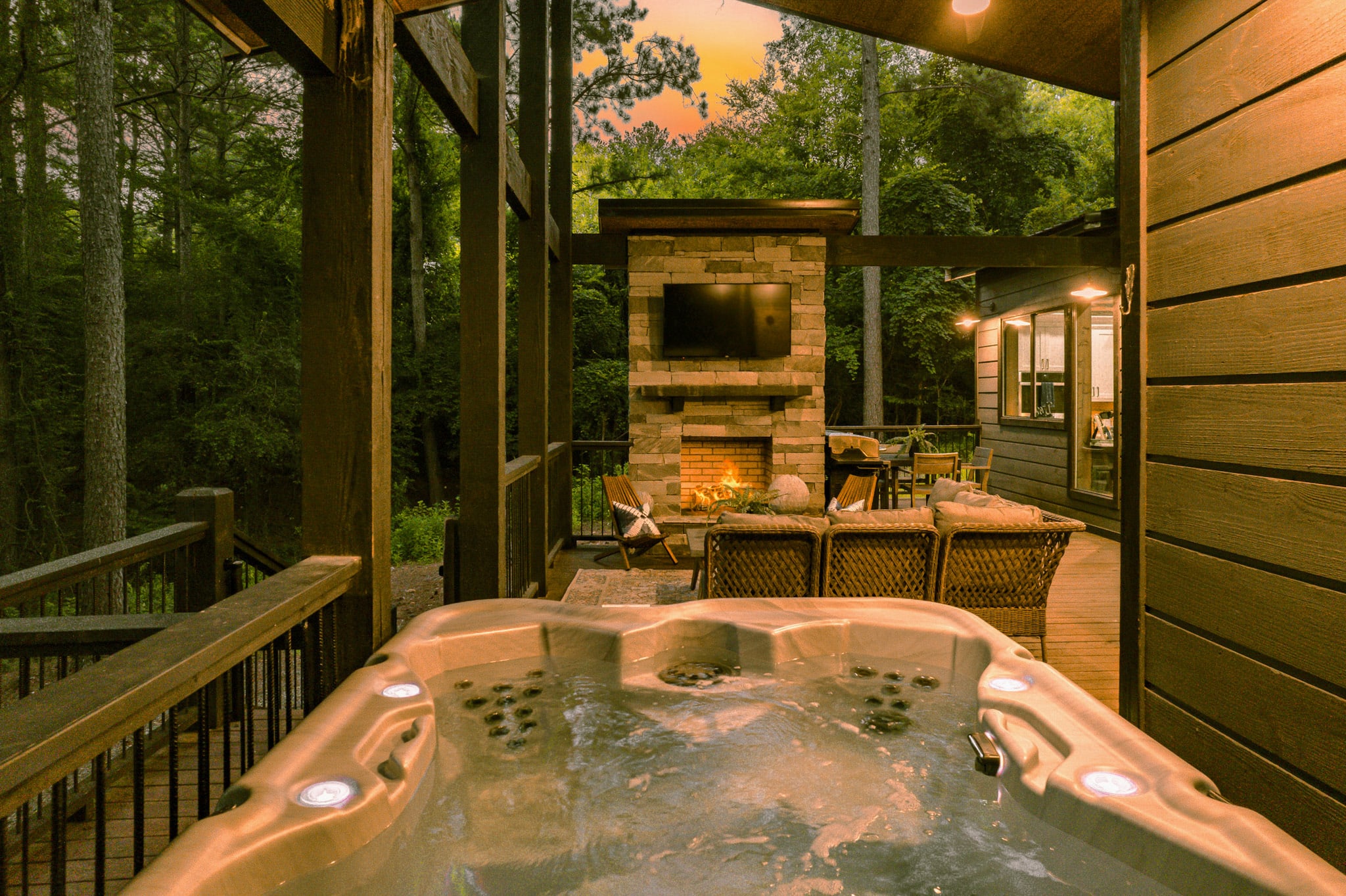 New! Modern Farmhouse w/ Jacuzzi, BBQ, Arcade! 