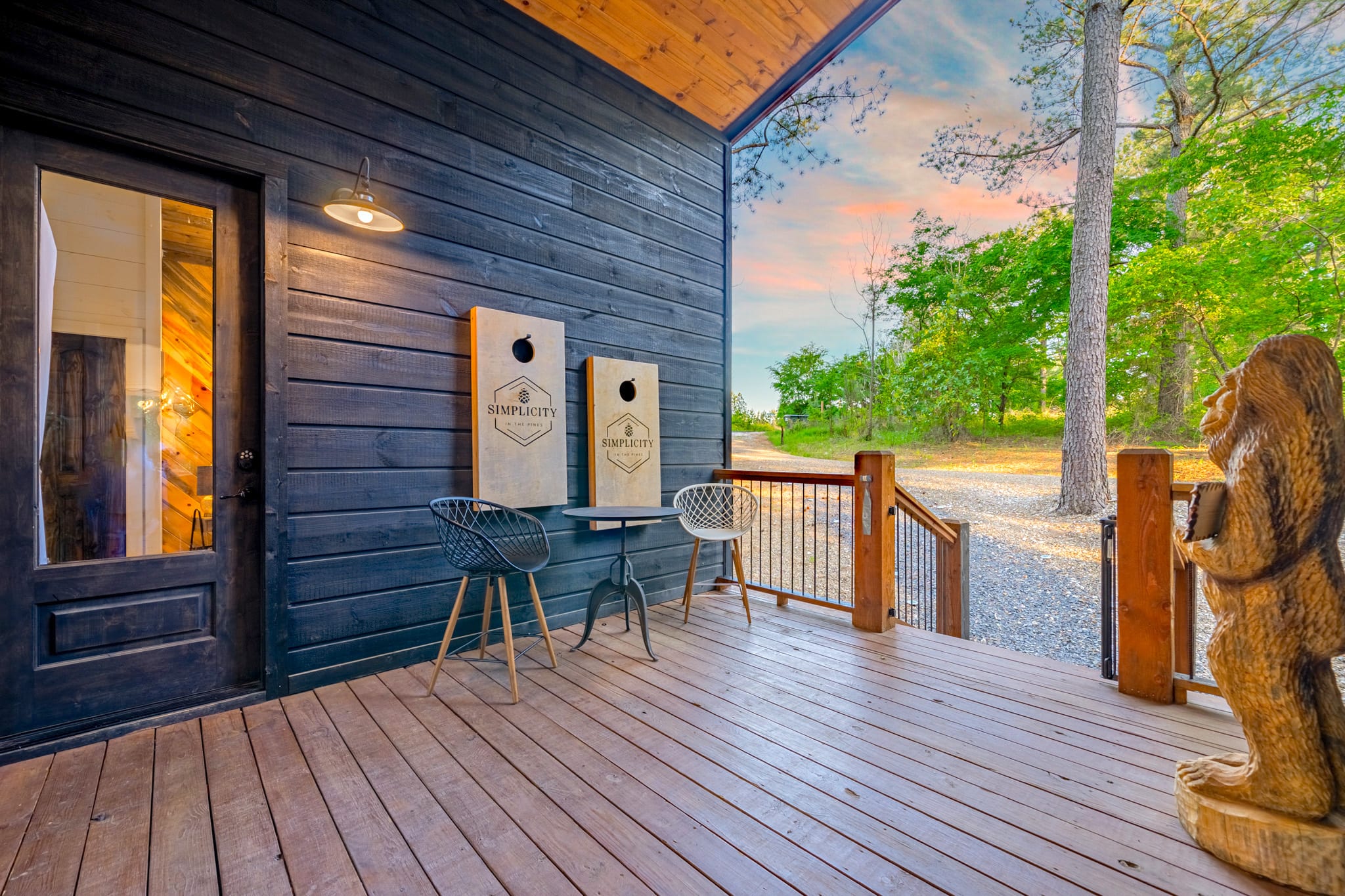 New! Luxury Cabin Retreat Hot Tub-Playset-Firepit