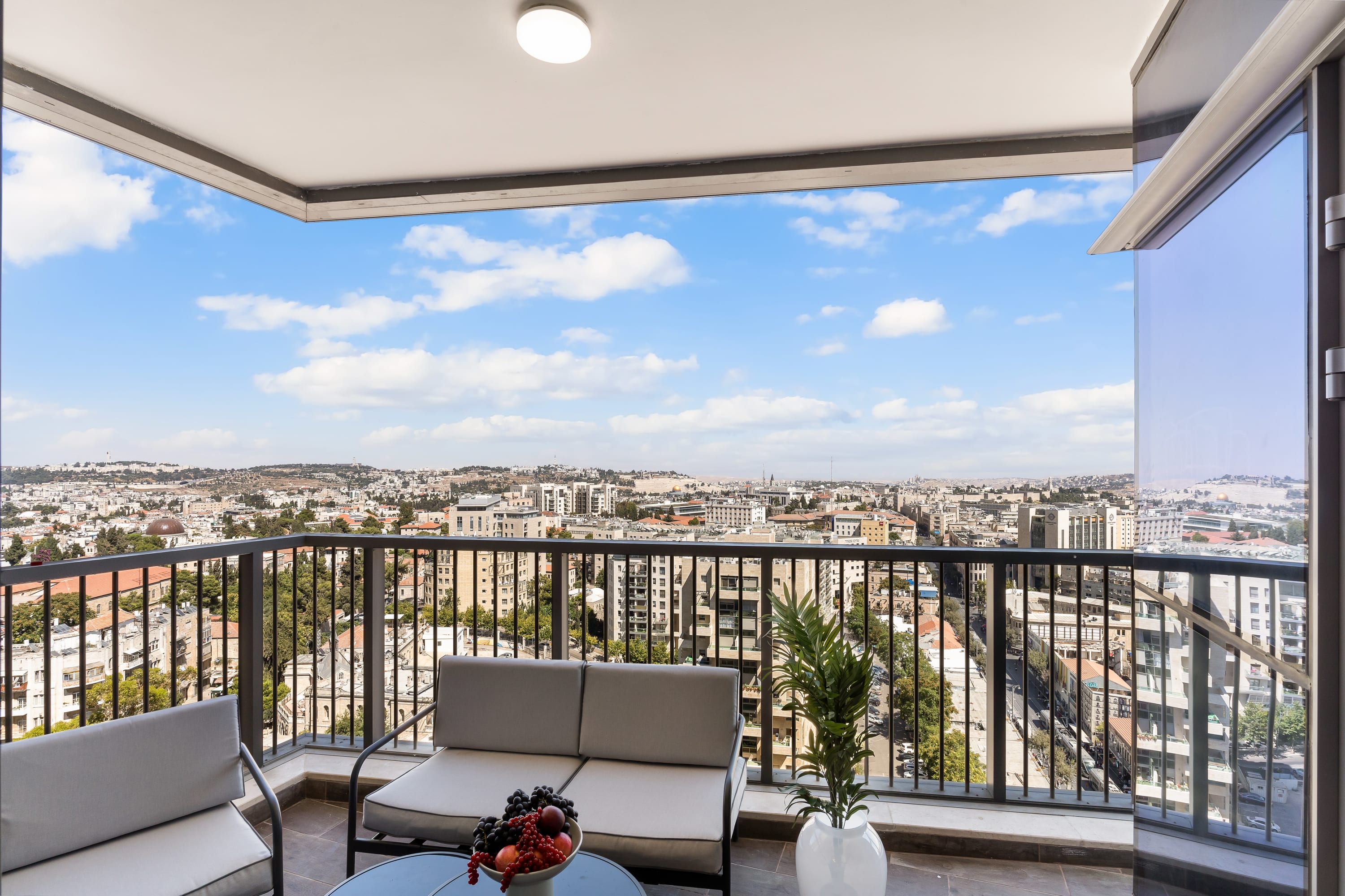 Luxury Apartment in the Heart of Jerusalem Stunning Panoramic Views photo 11