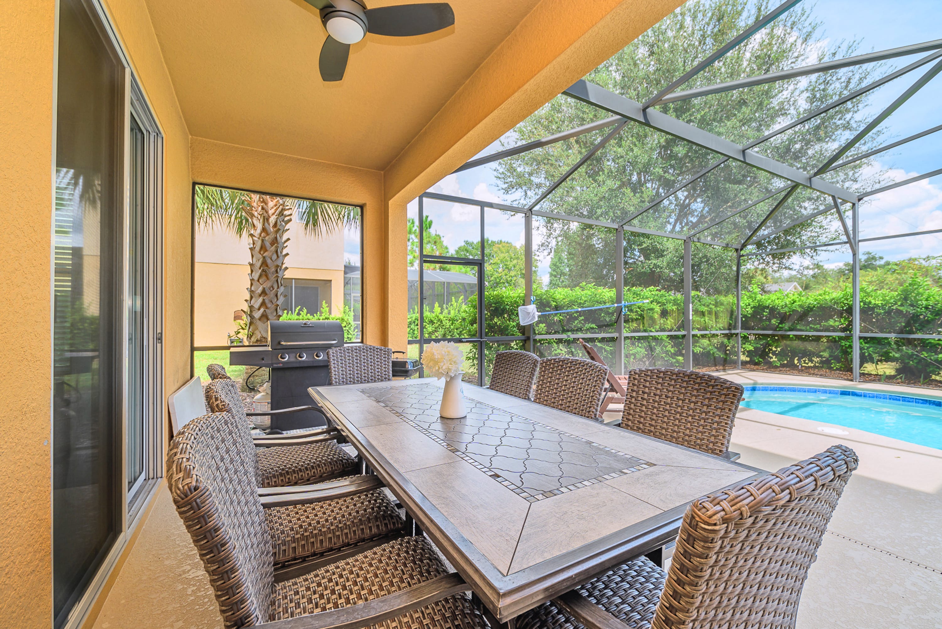 Poolside Dining Option with BBQ Grill