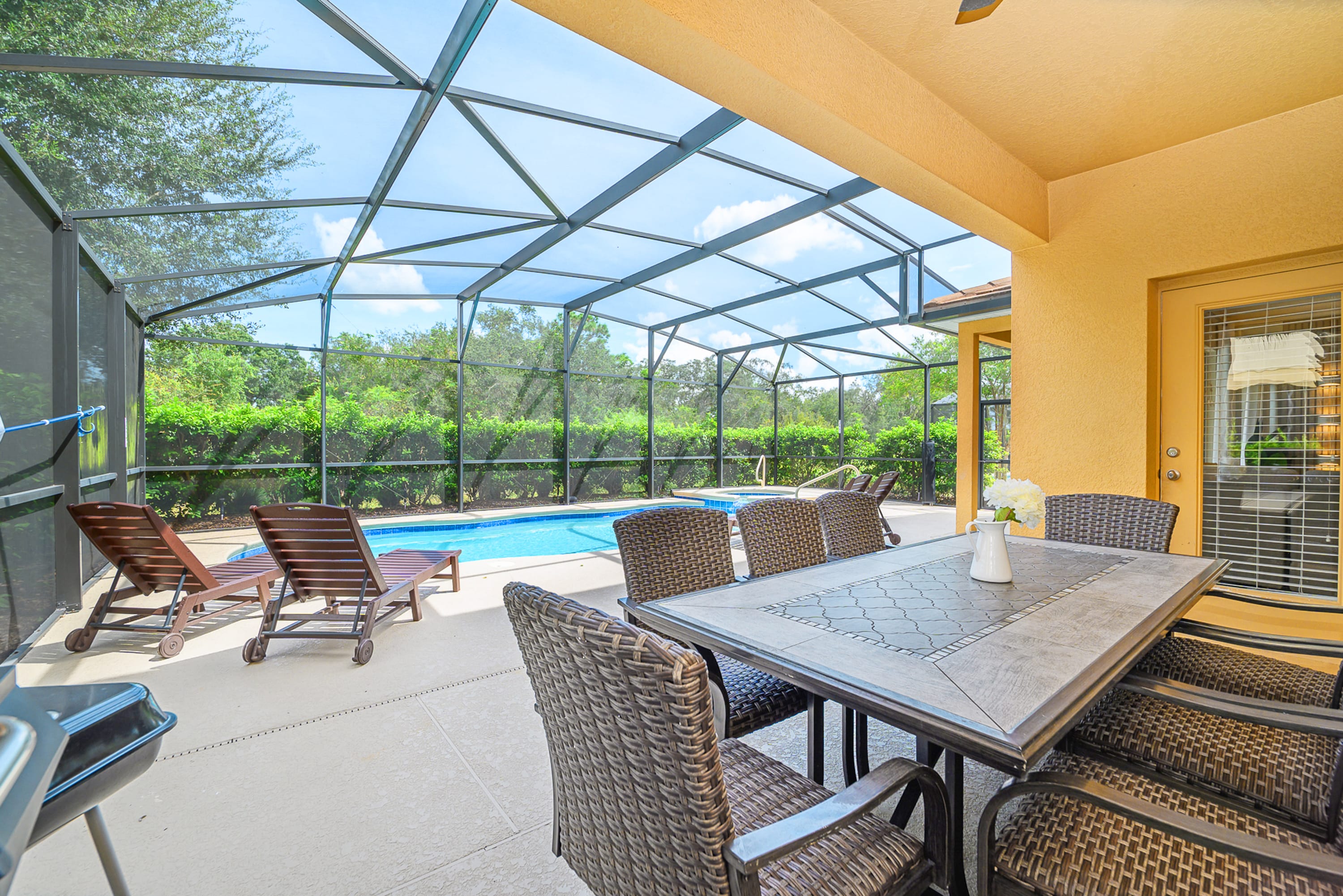 Poolside Dining Option with BBQ Grill
