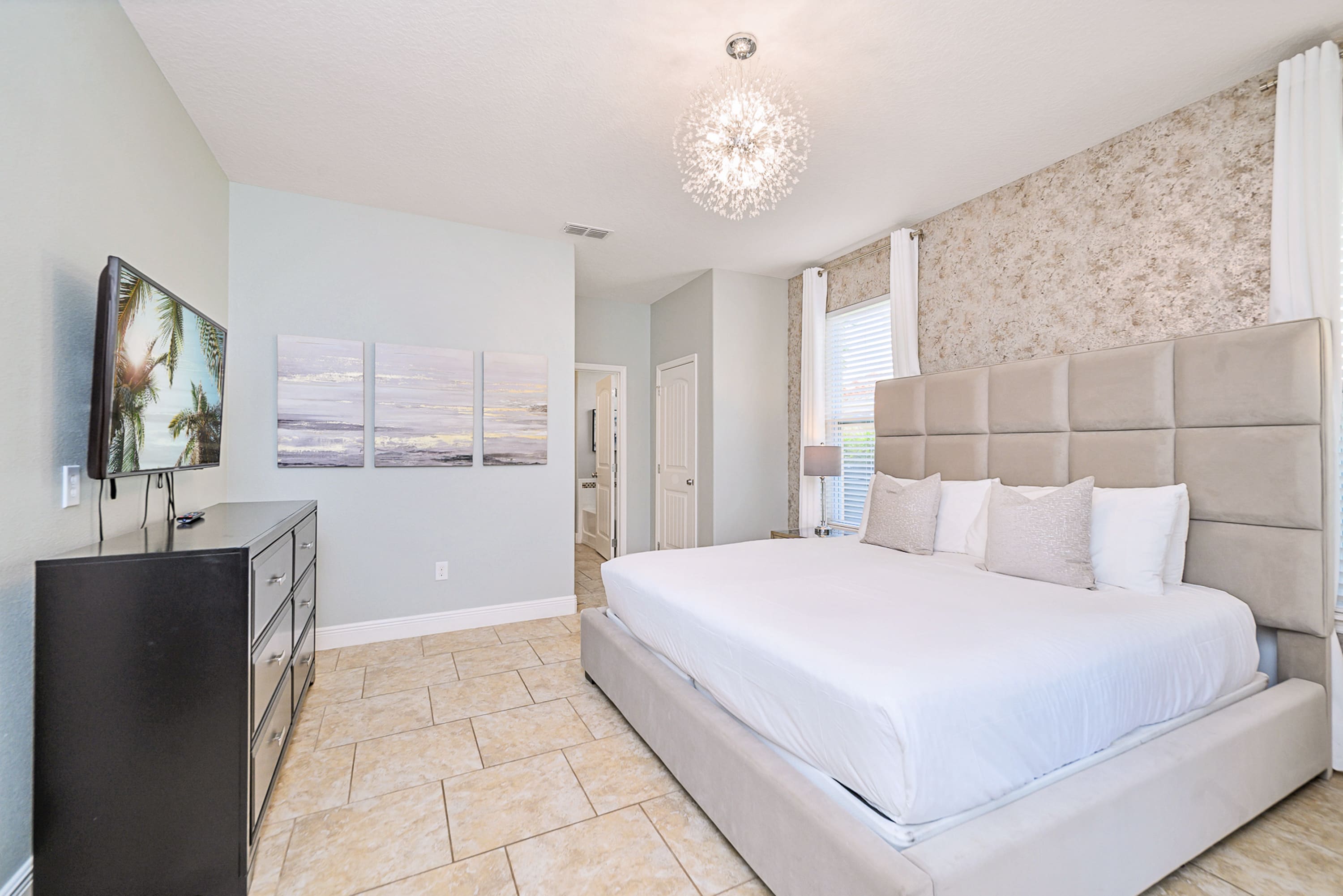 Ground Level King Bedroom