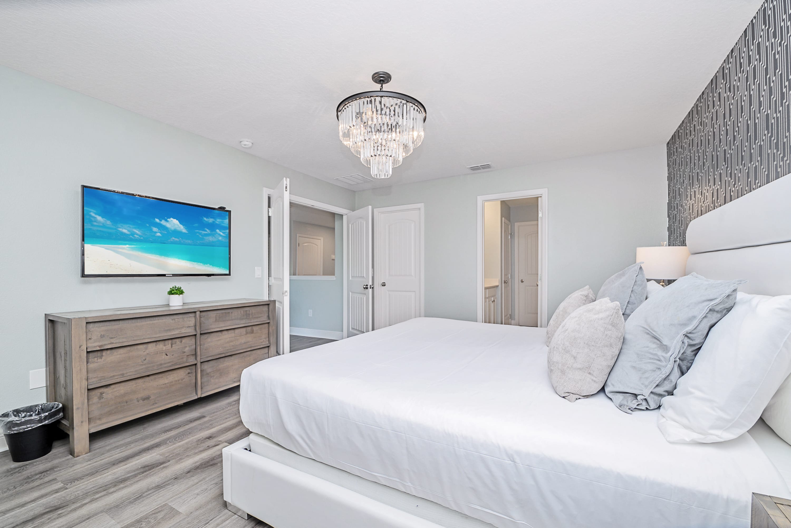 Upstairs King Bedroom