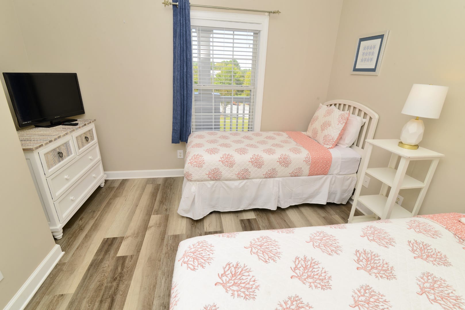 Barefoot Dream! Modern and Gorgeous w 15000sf Pool