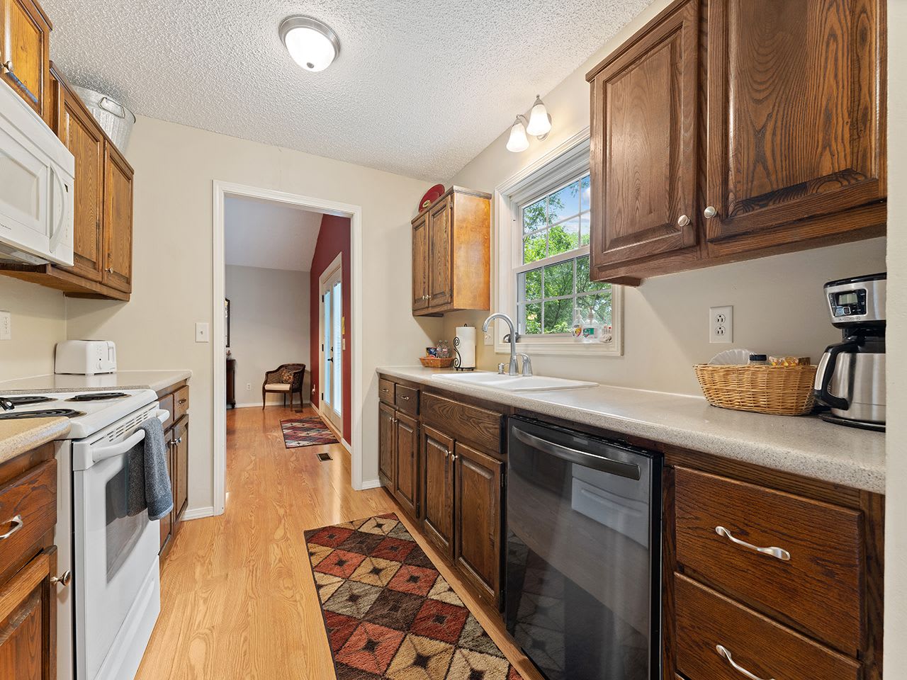 A full galley kitchen provides everything you need to cook.