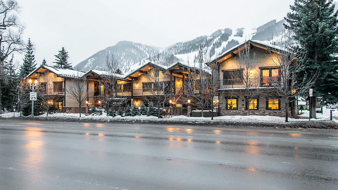 Bluegreen The Innsbruck Aspen | Lovely 1BR Suite — Aspen, CO — vacation rental