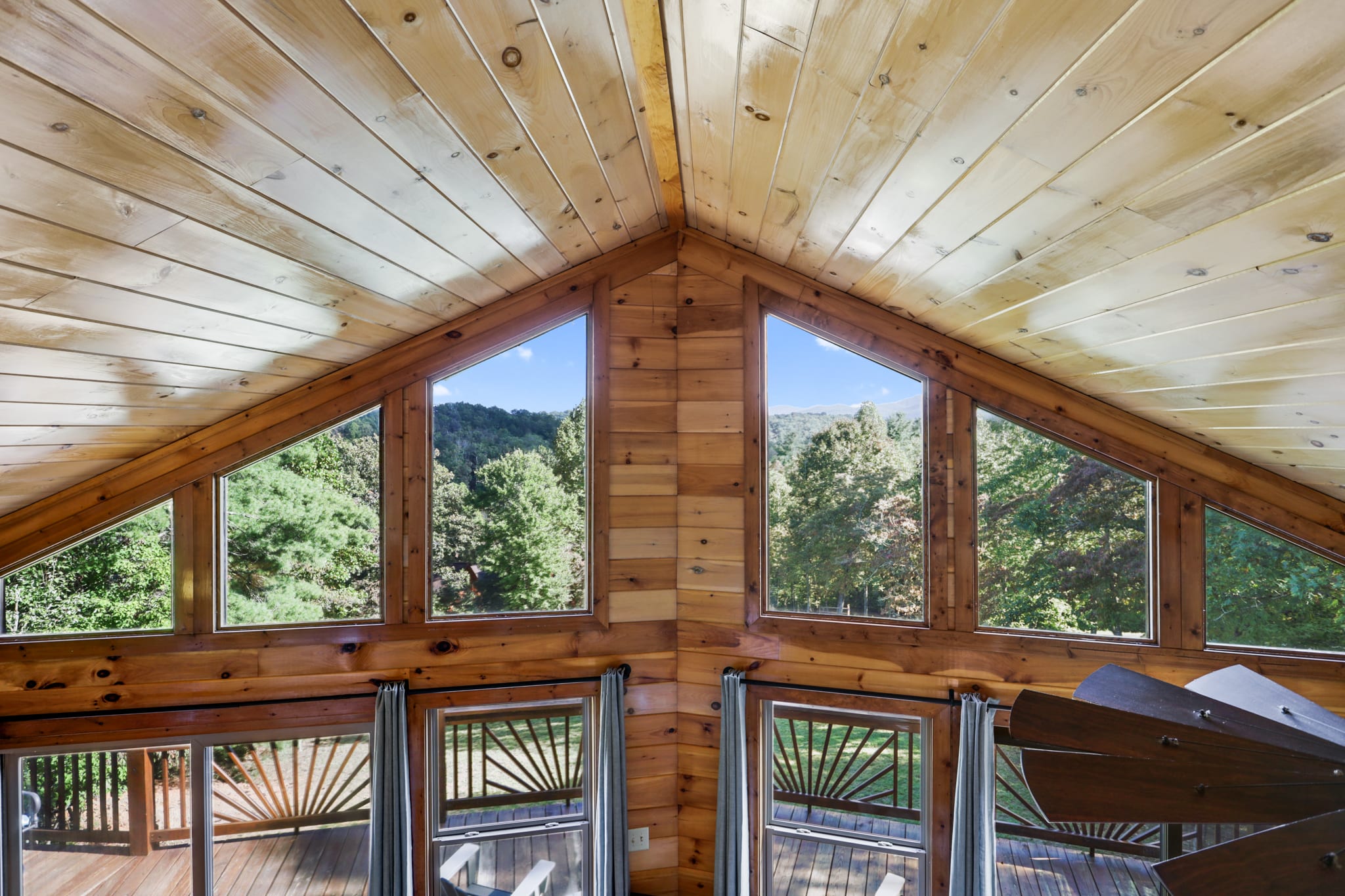 High Ceilings, tons of natural light throughout the cabin
