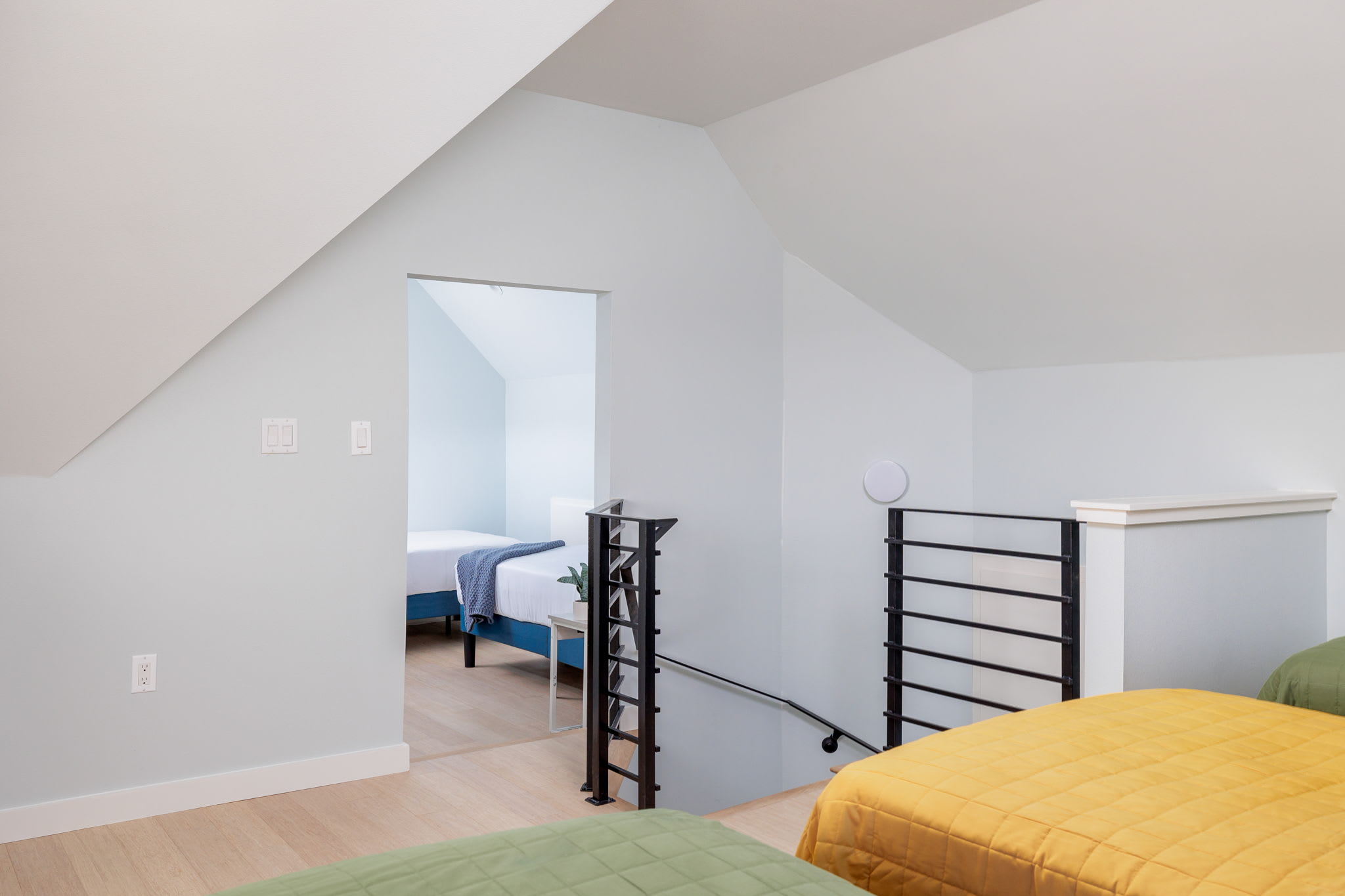 Free Parking, East Side | Eastview - Portoro