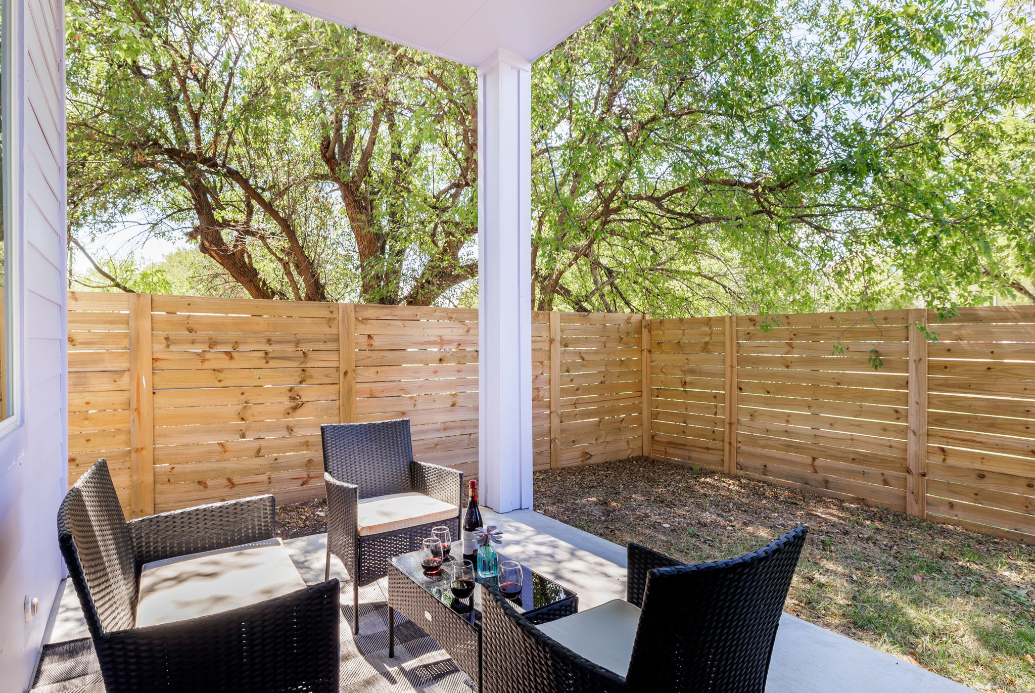 Free Parking, East Side | Eastview - Portoro