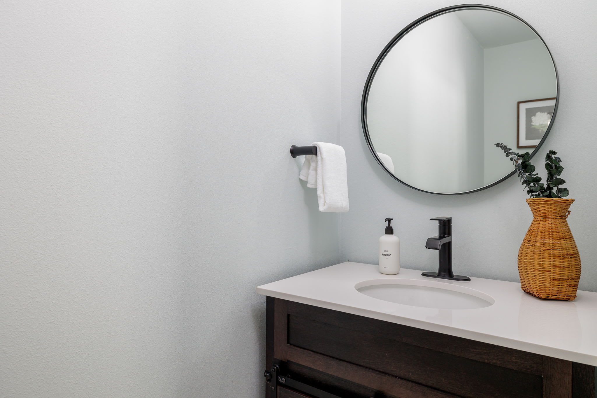 Free Parking, East Side | Eastview - Portoro
