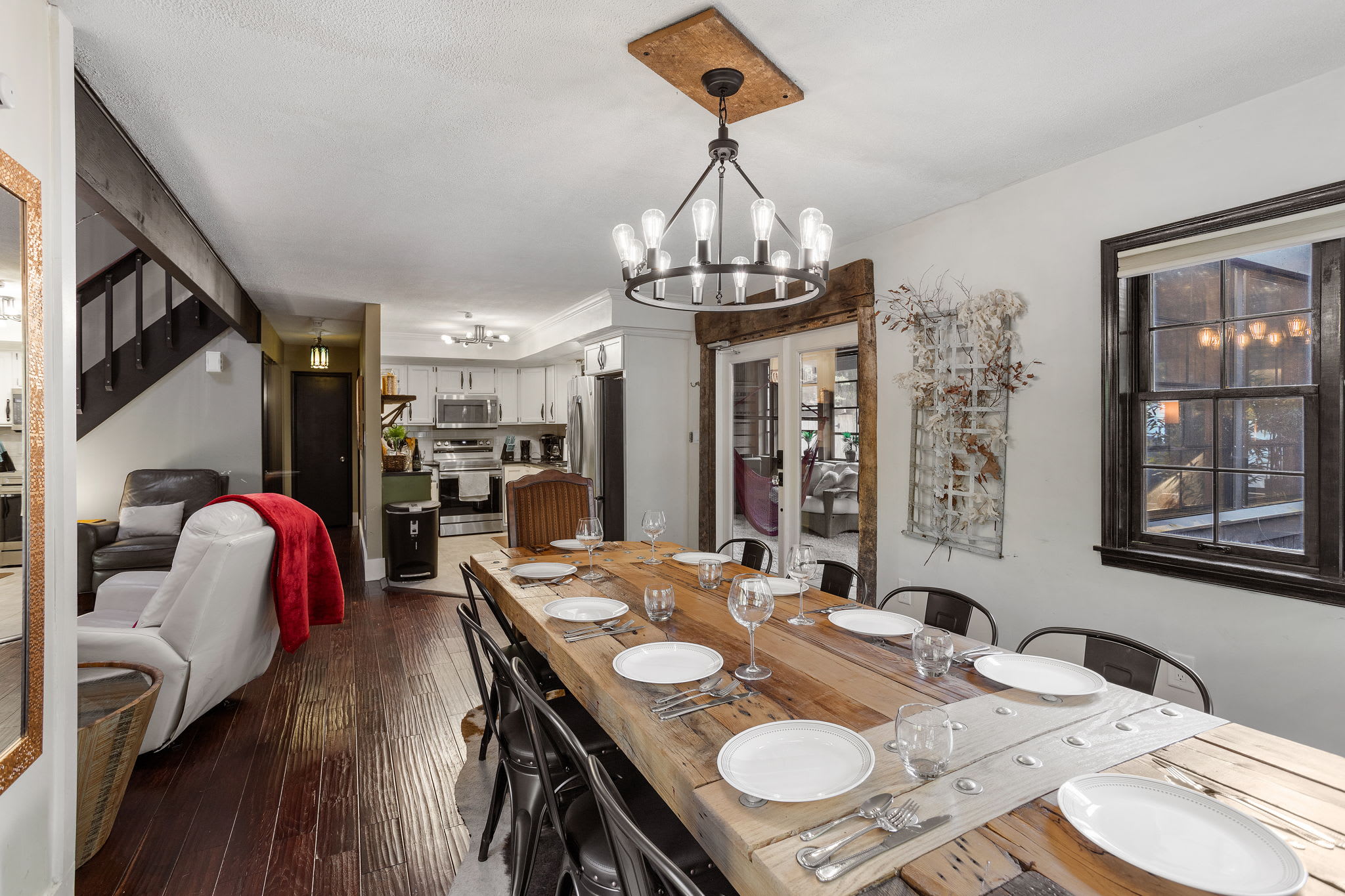 Dining Area Connected to Living Space – Open layout between dining and living areas for seamless entertaining.