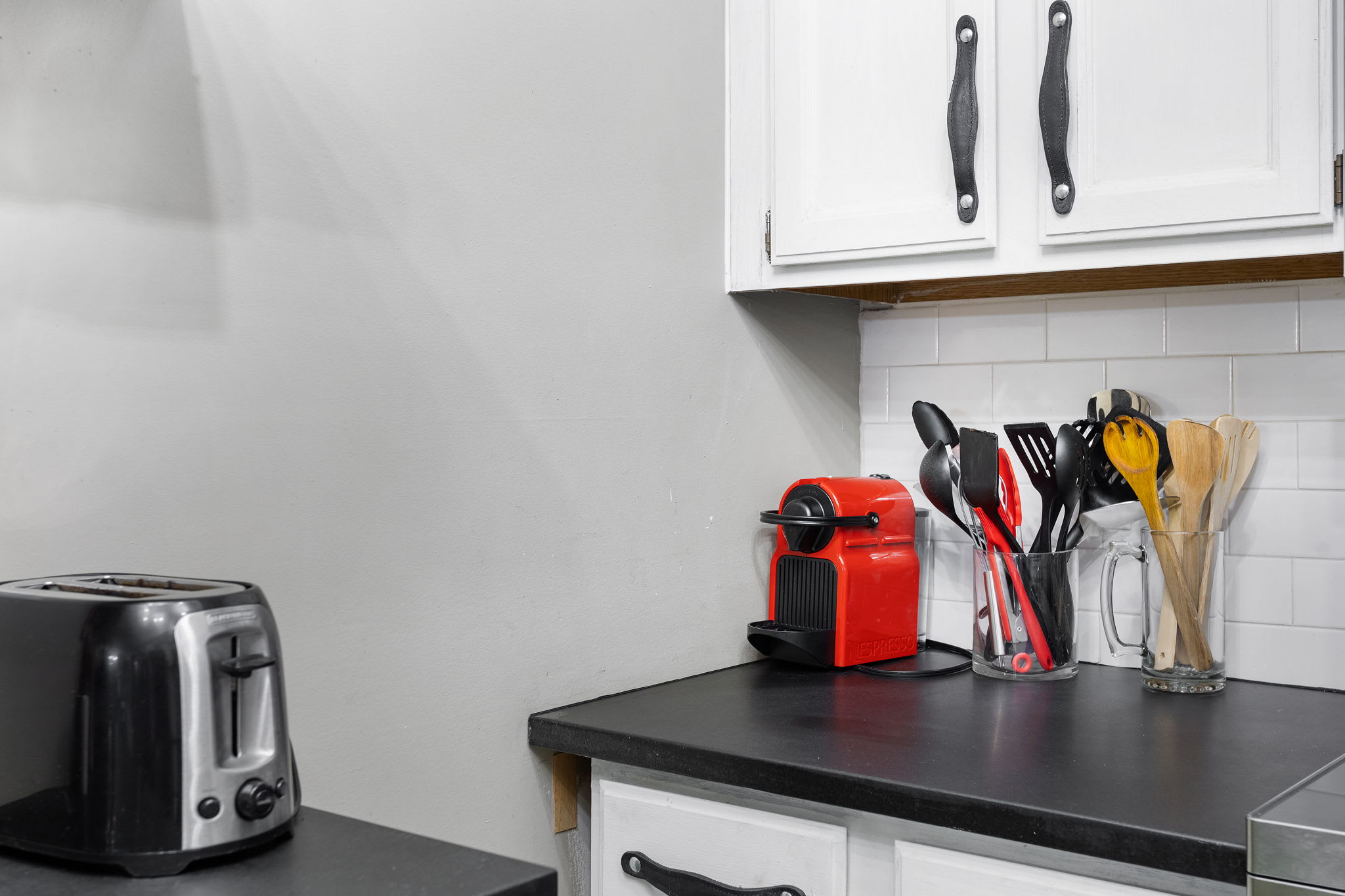 Organized and Functional Kitchen – Modern appliances, convenient layout, and great storage.